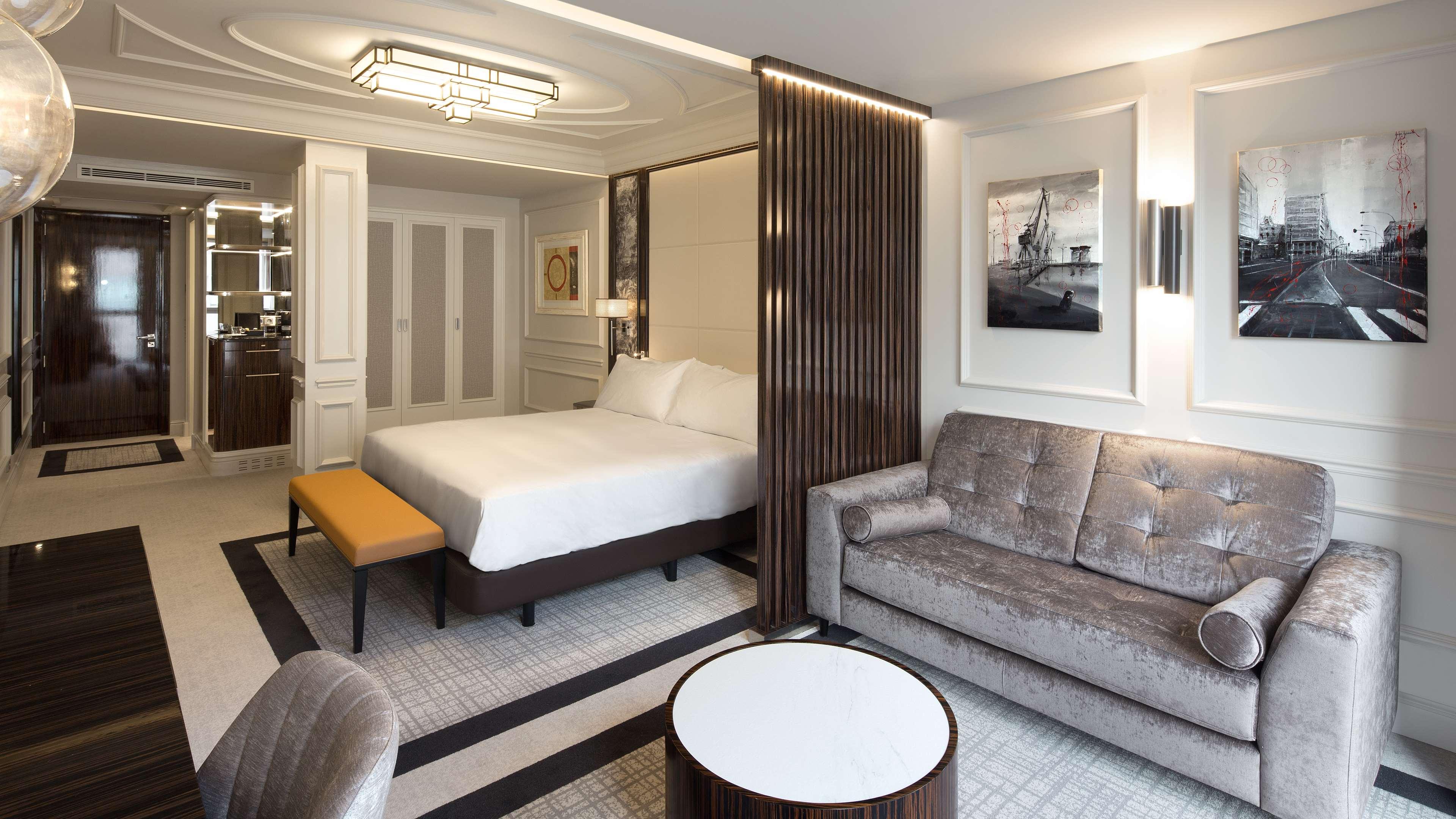 Double Deluxe King Bed