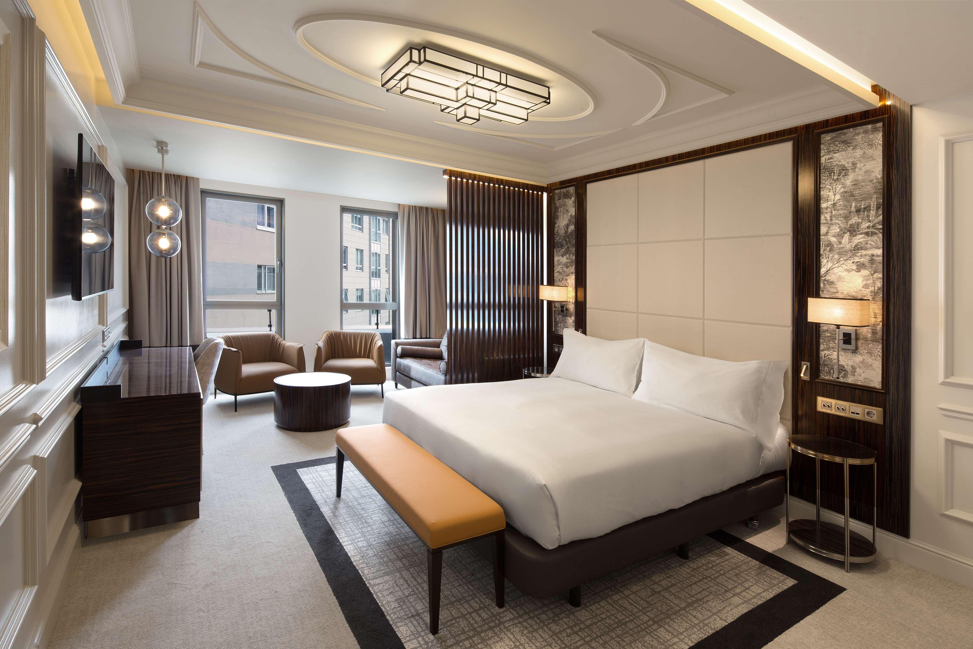 Junior Suite King Size Bed