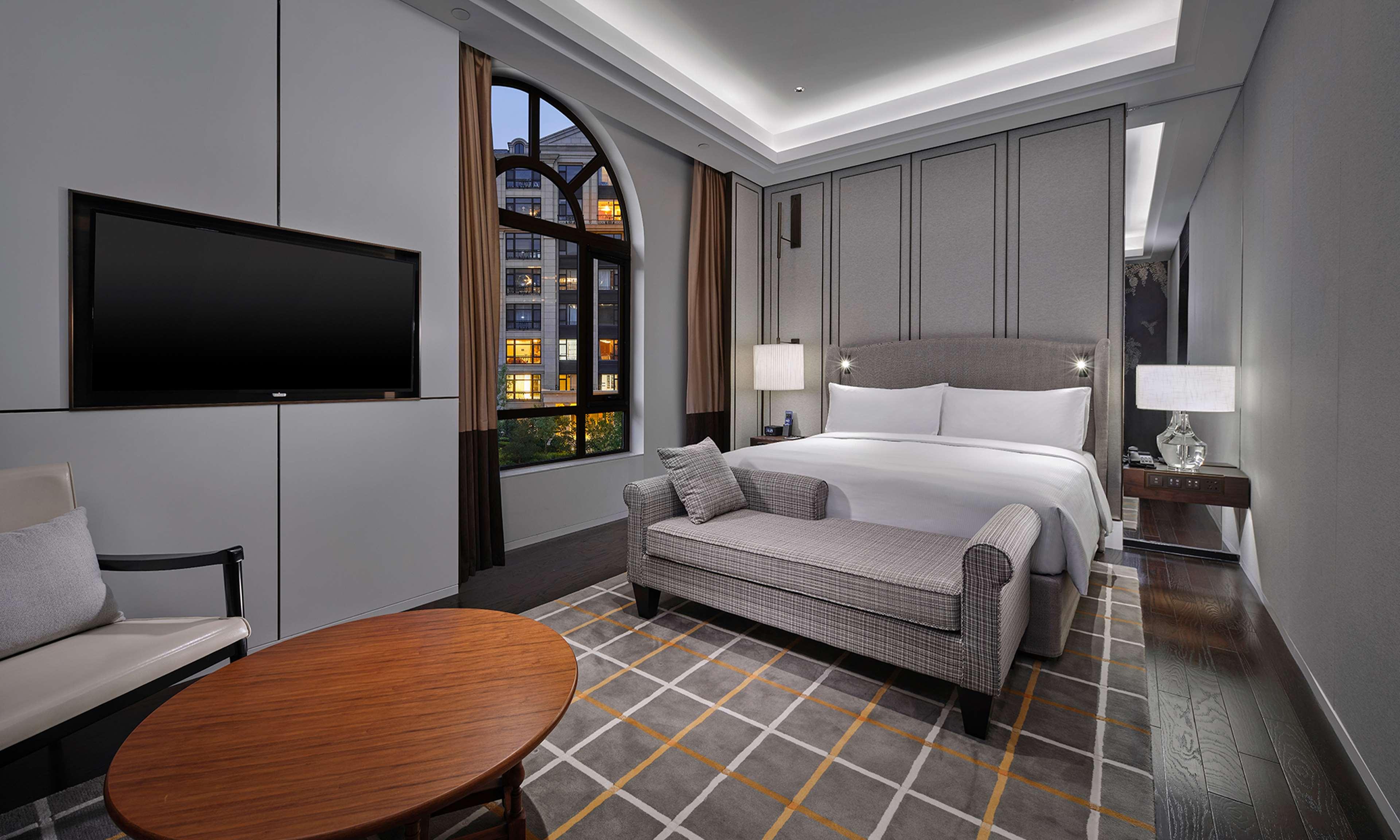 Double Executive King Bed