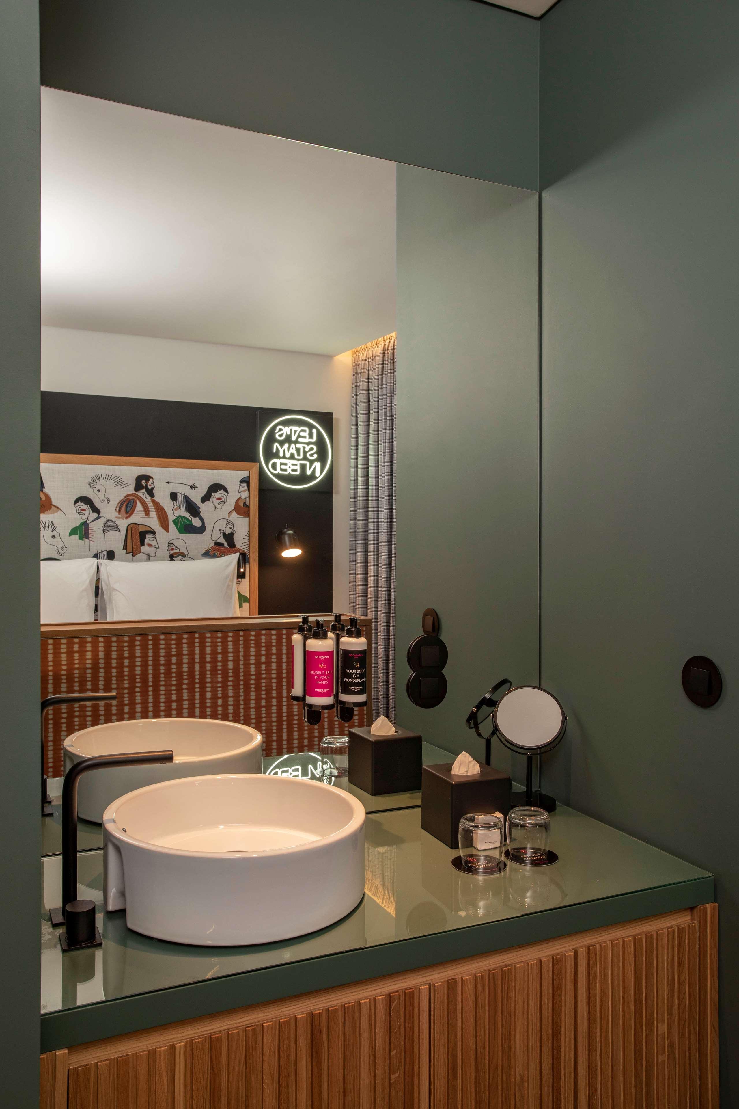 Double Guest Room King Bed