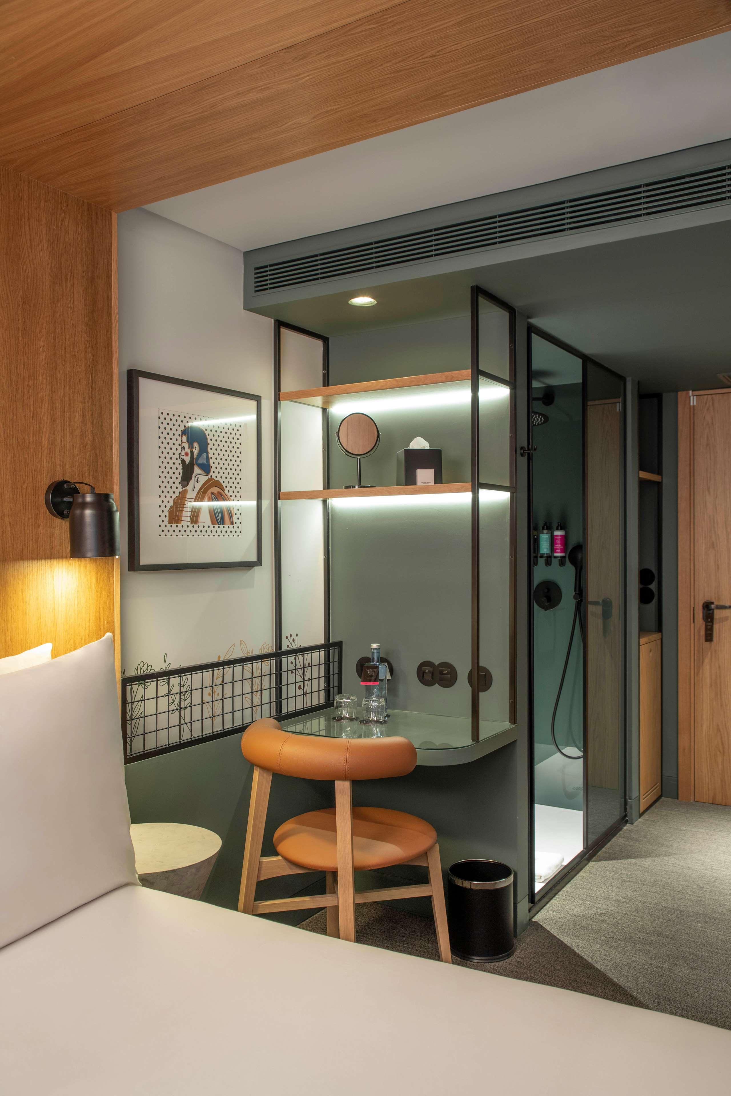 Double Guest Room King Bed