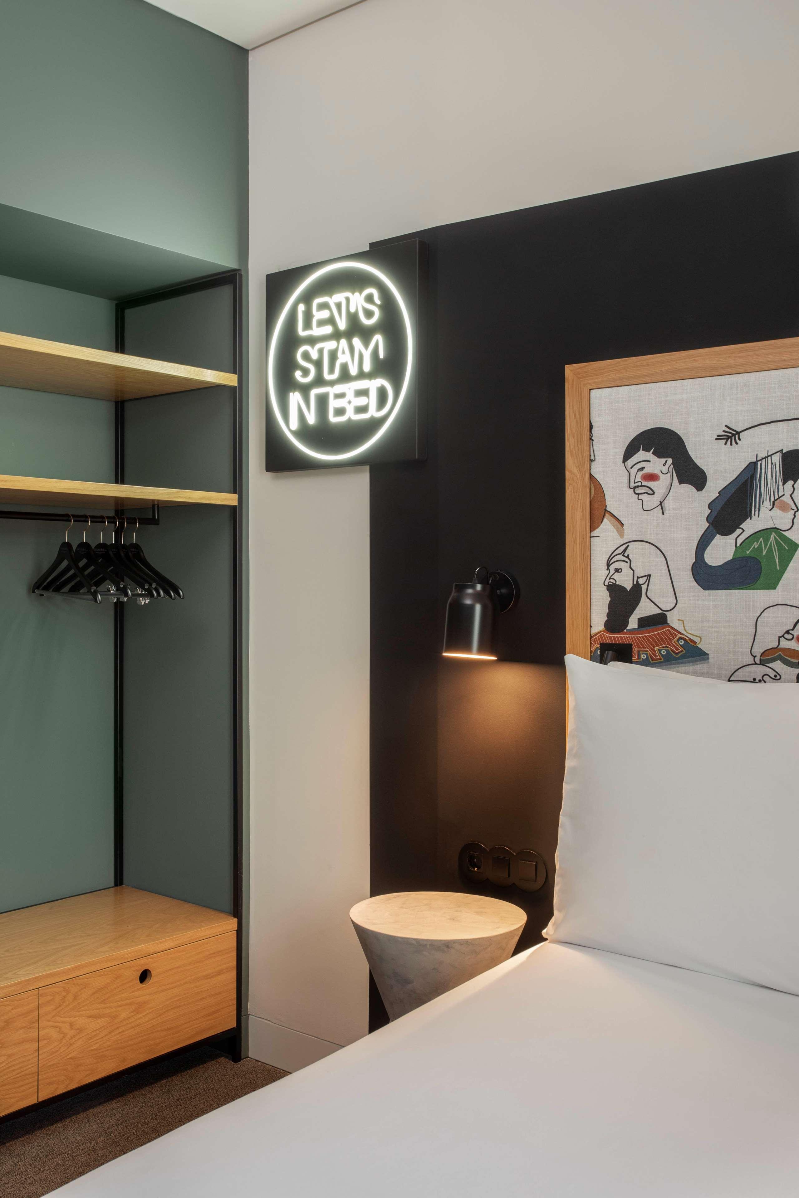 Double Superior Queen Bed