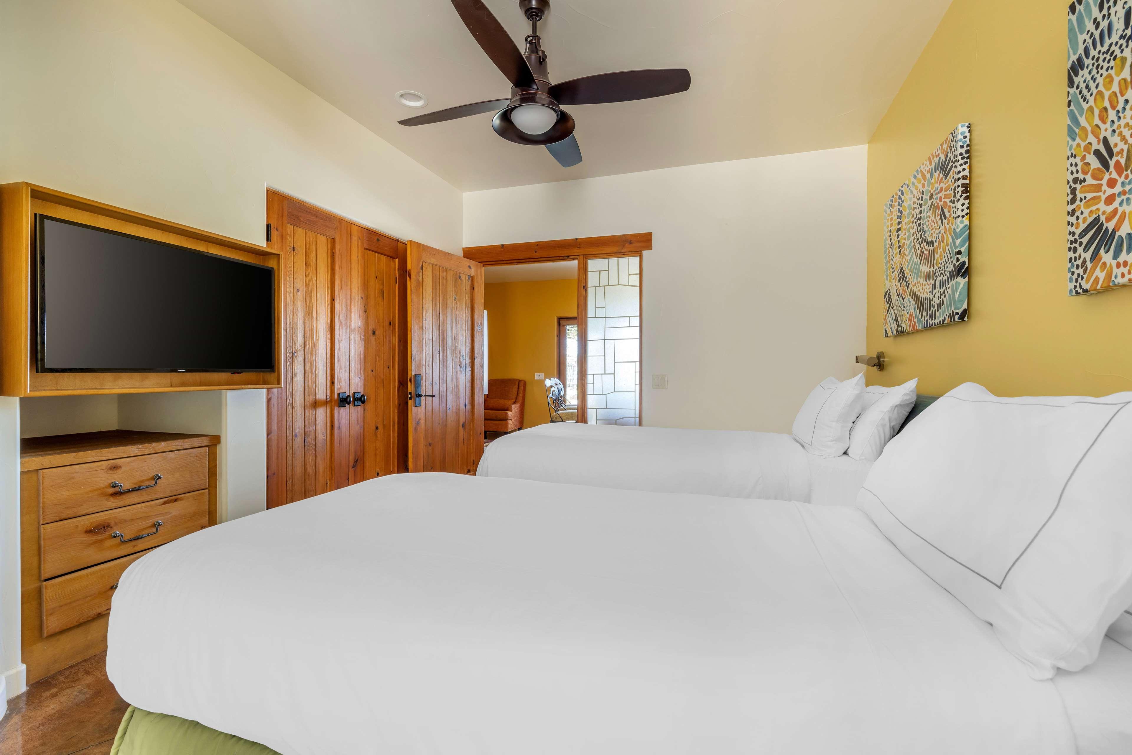 Twin King Bed Two Bedrooms