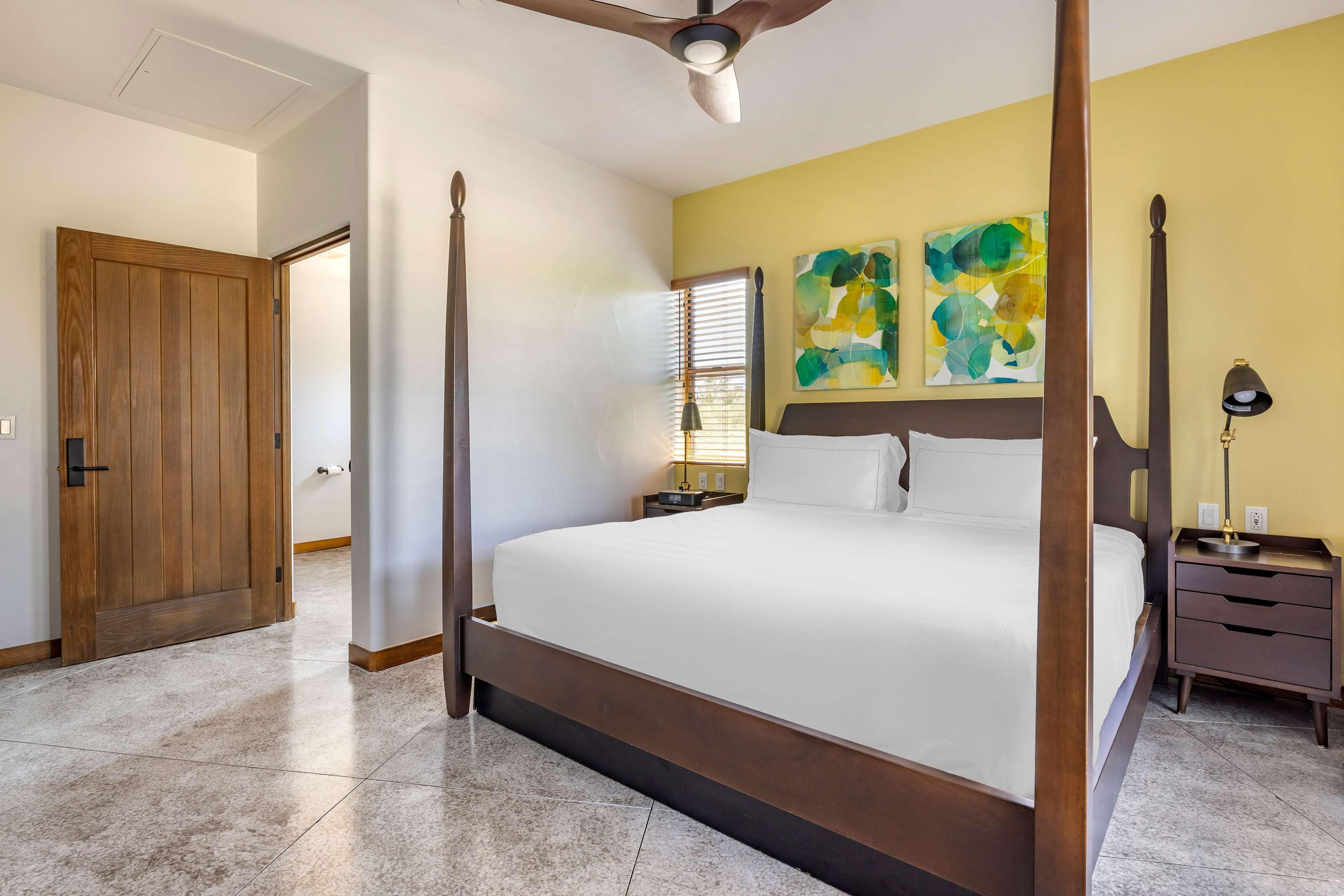 House King Bed One Bedroom 