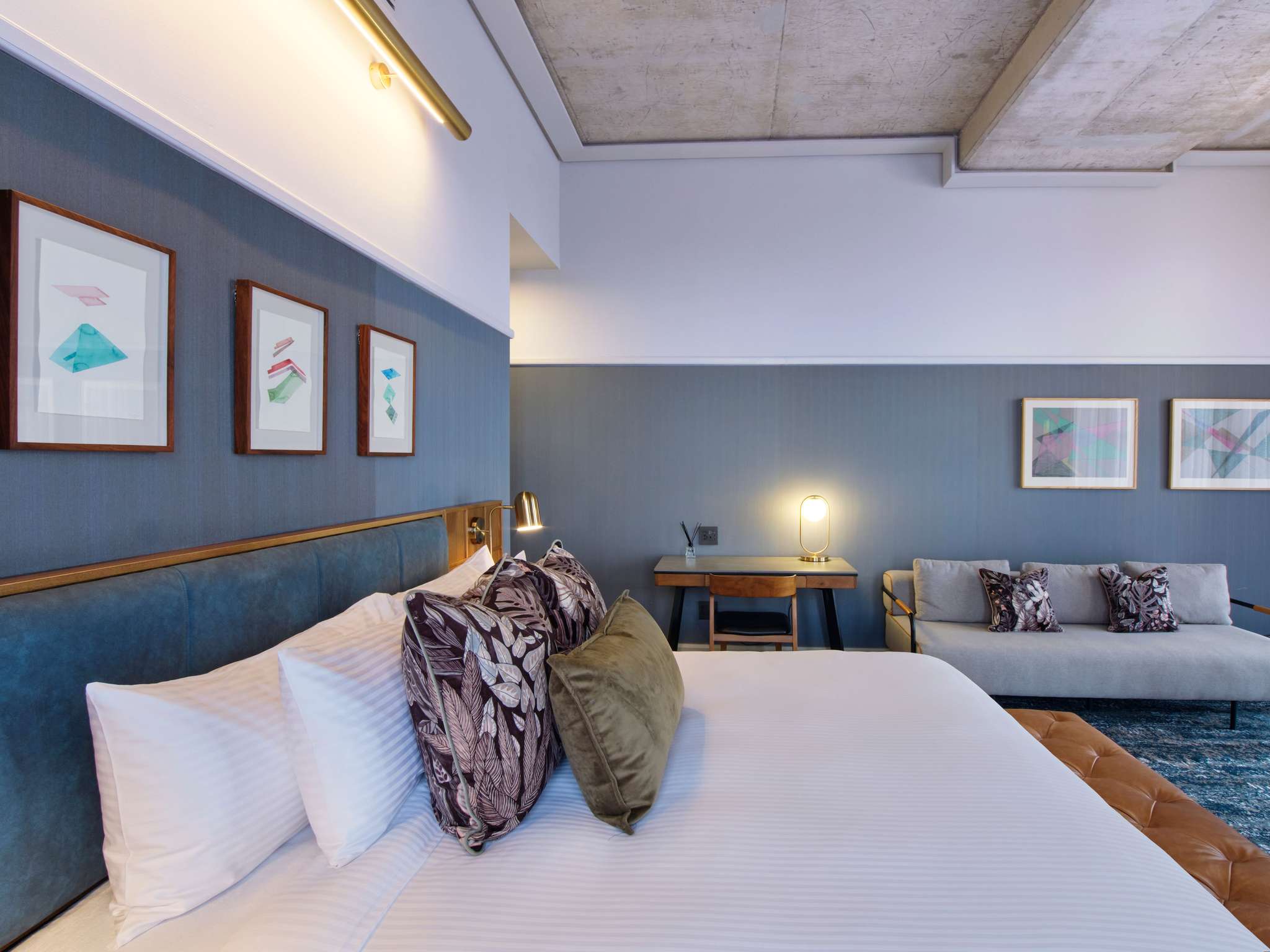 Double King Size Bed