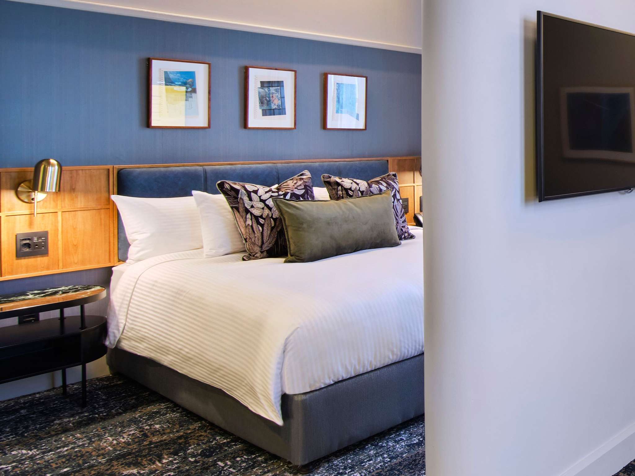 Double King Size Bed