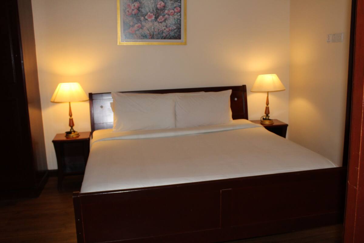 Studio King Size Bed