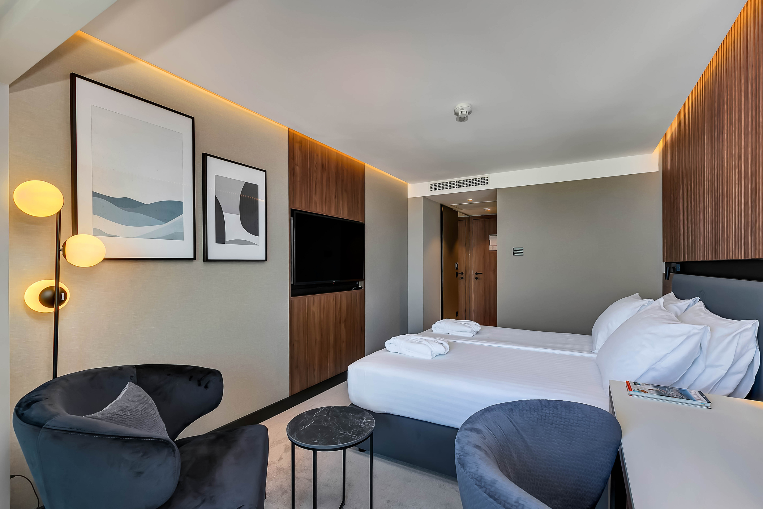 Family Room Capacity 4