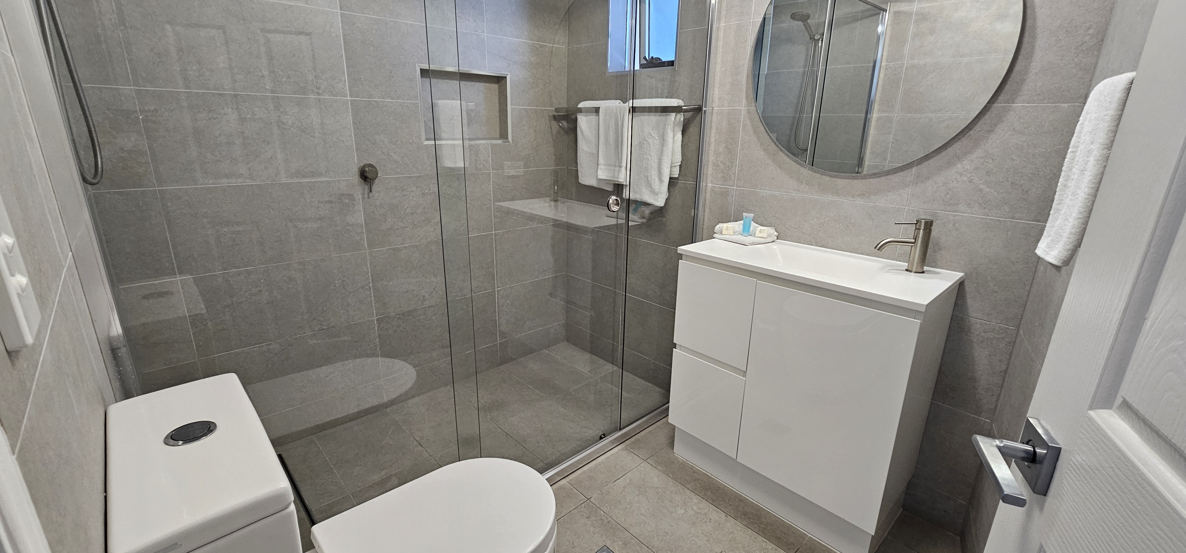 Apartment Two Bedrooms One Bathroom