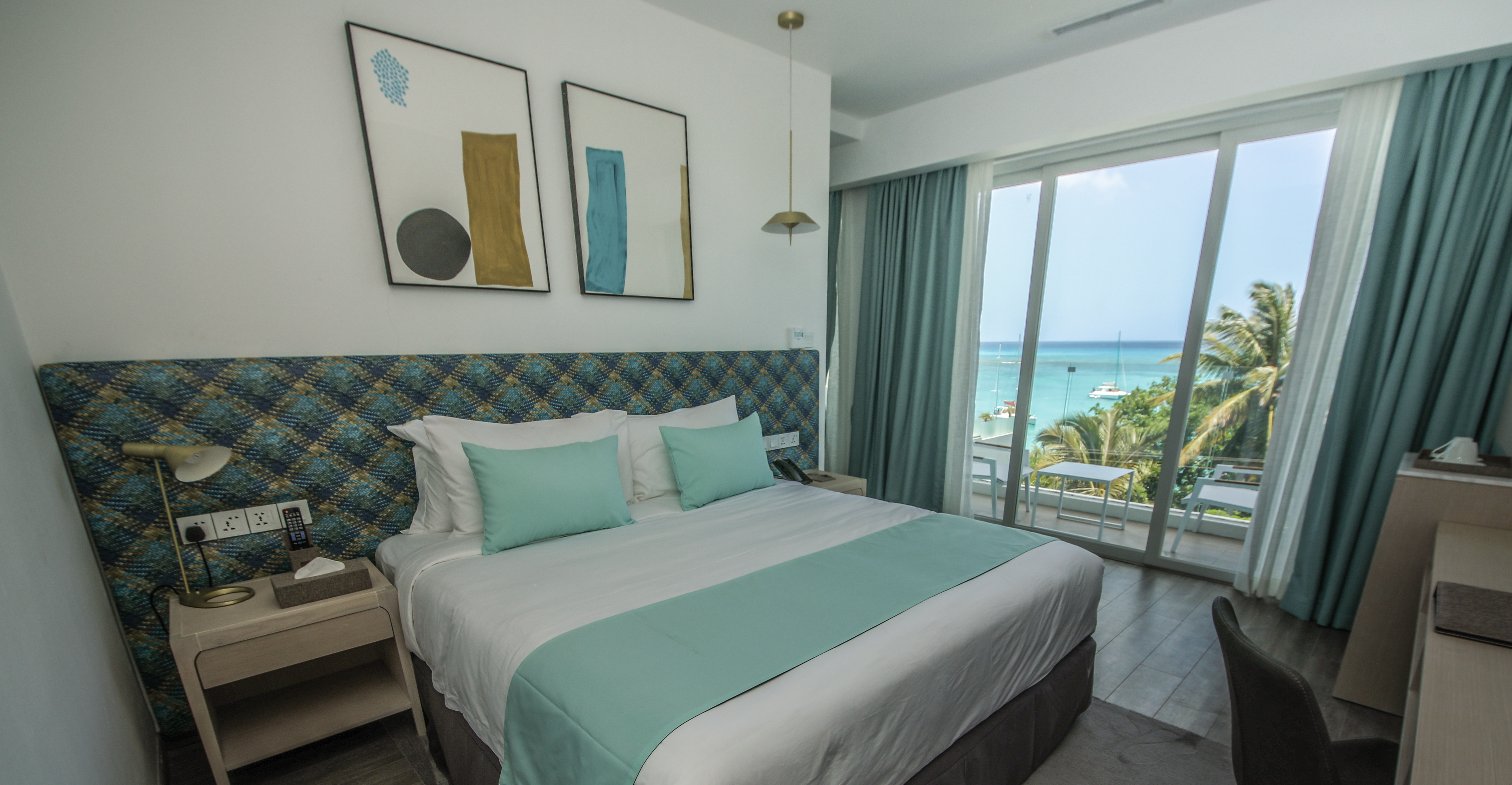 Twin Deluxe Capacity 2