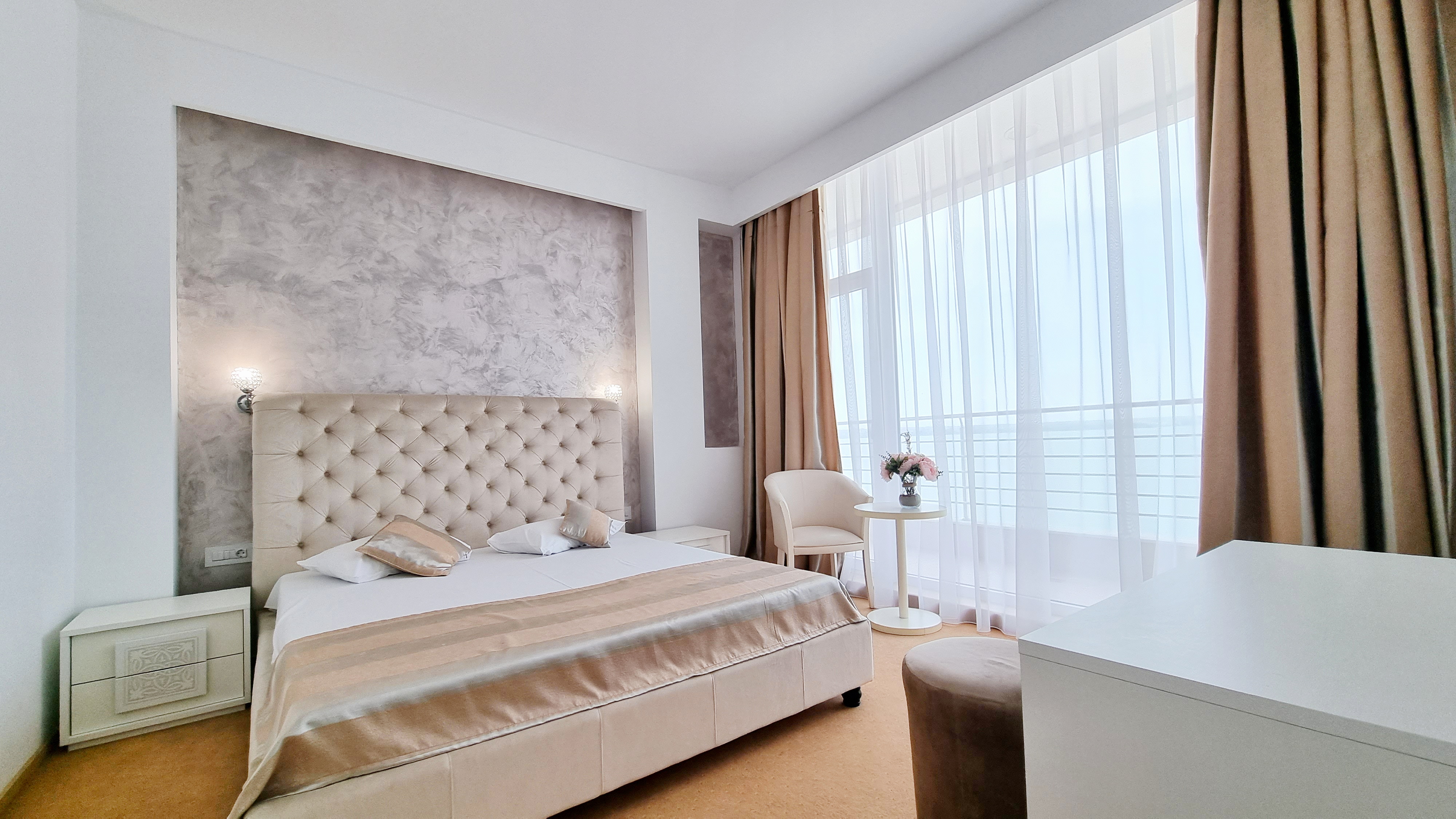 Double King Bed One Bedroom 