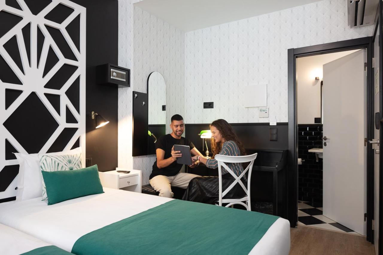 Double or Twin Standard