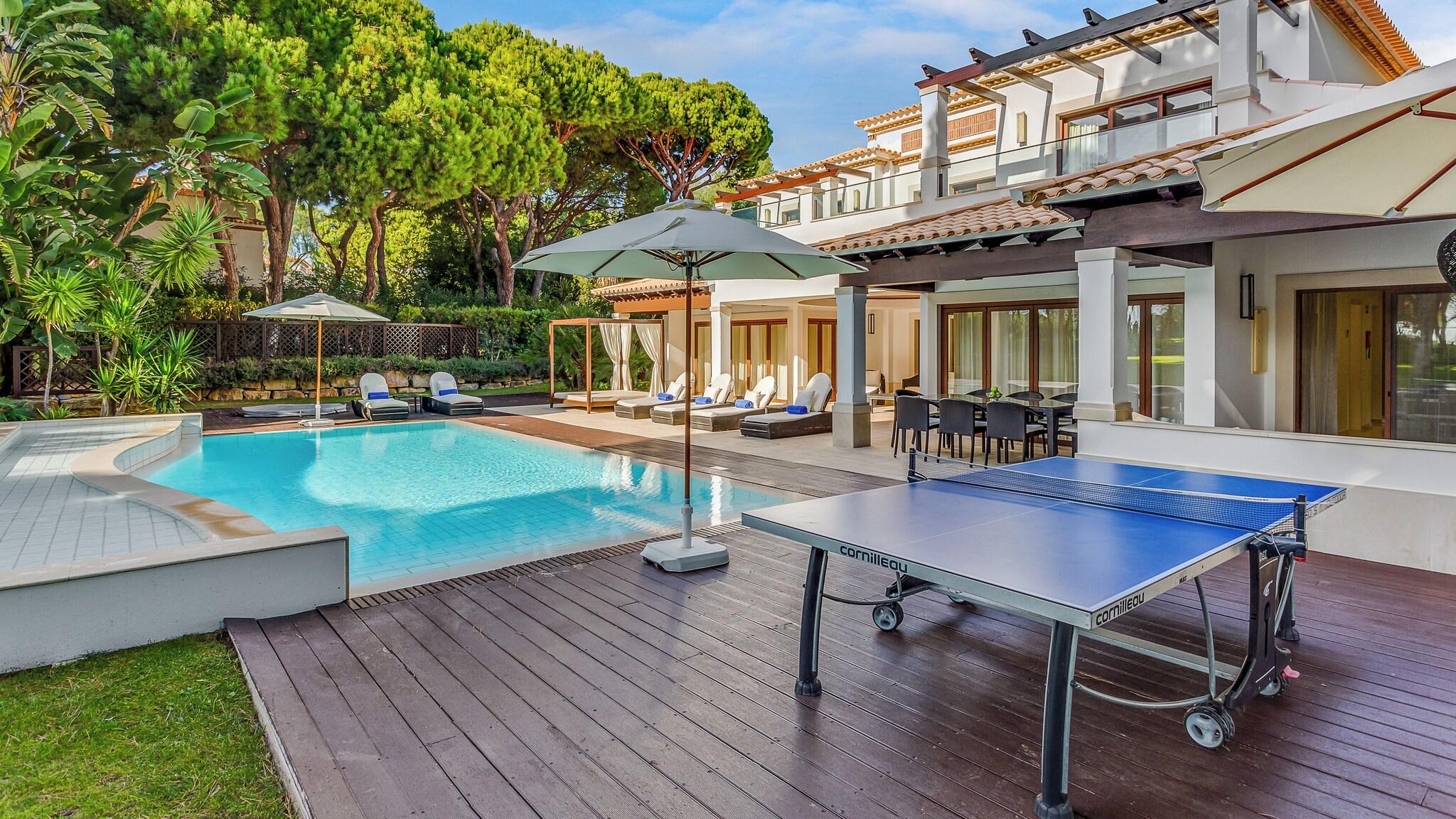 Villa Deluxe Two Double Beds