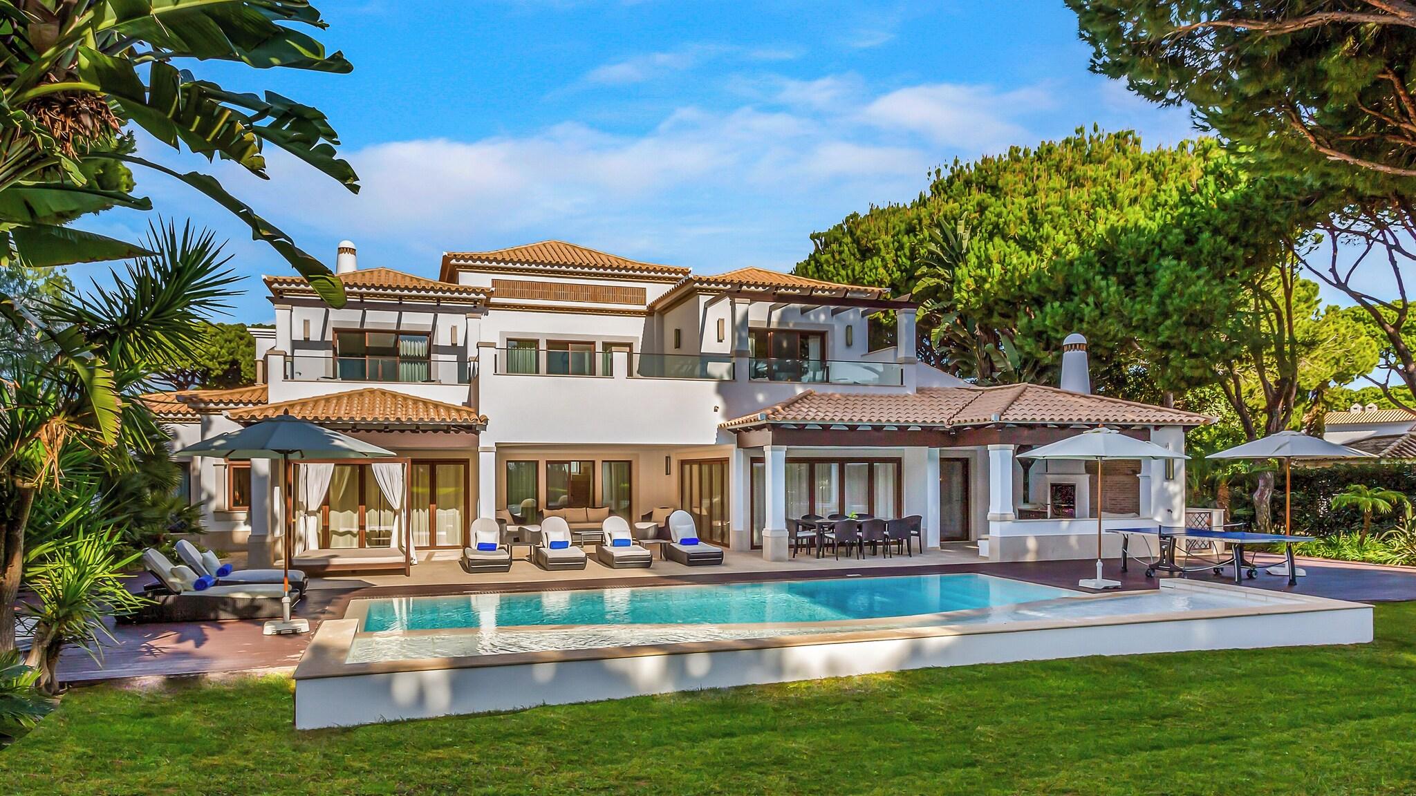 Villa Deluxe Two Double Beds