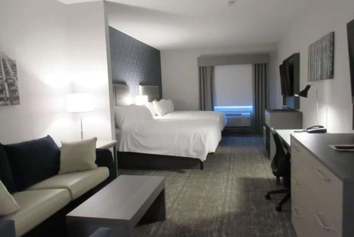 Quadruple with Kitchenette