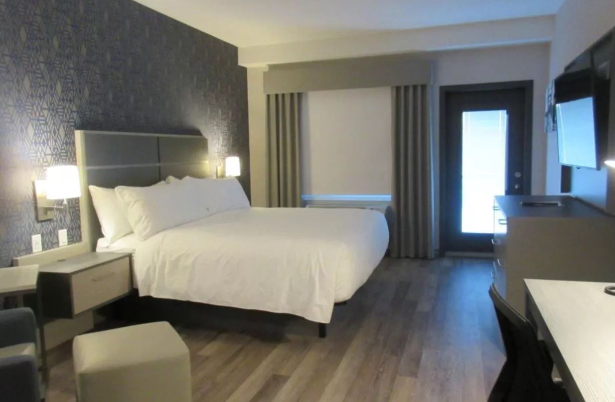 Suite with Kitchenette