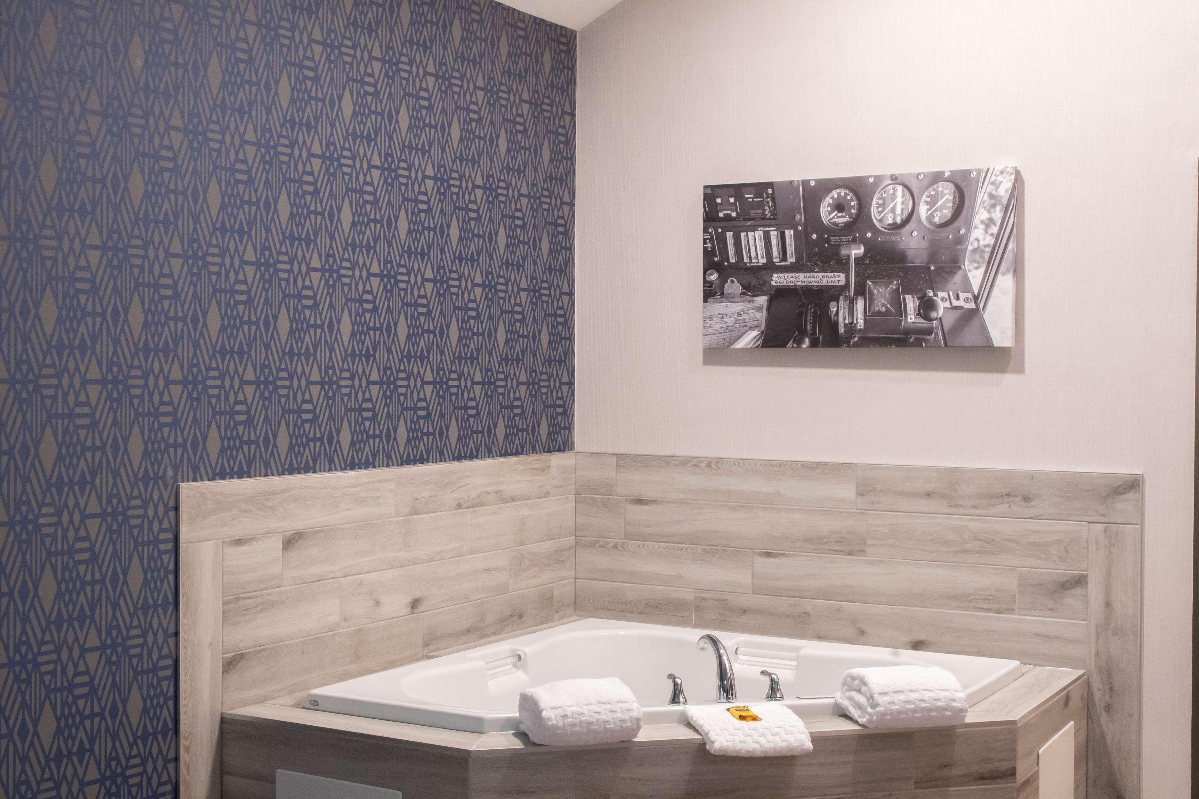 Suite with Kitchenette