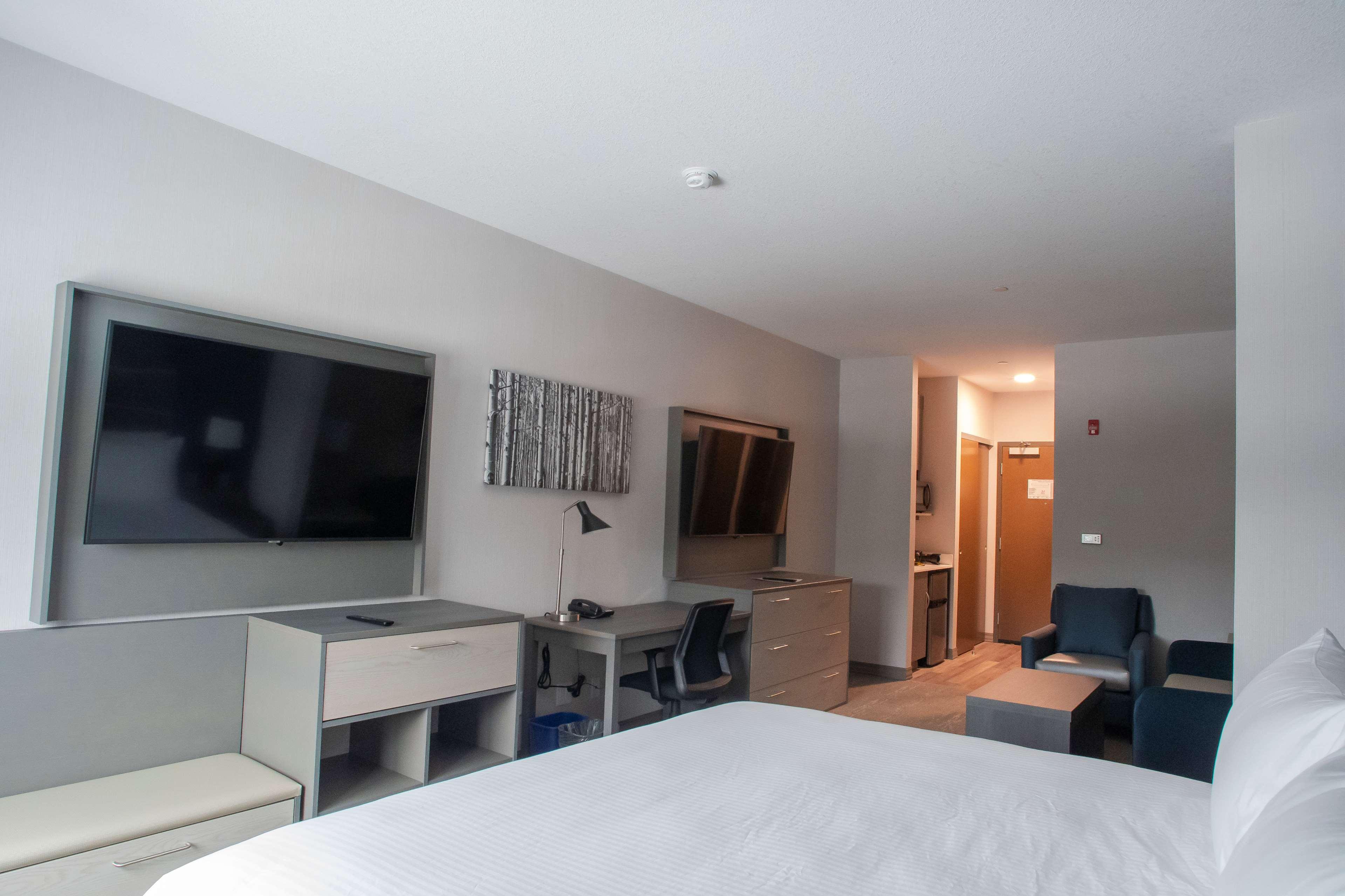 Quadruple with Balcony