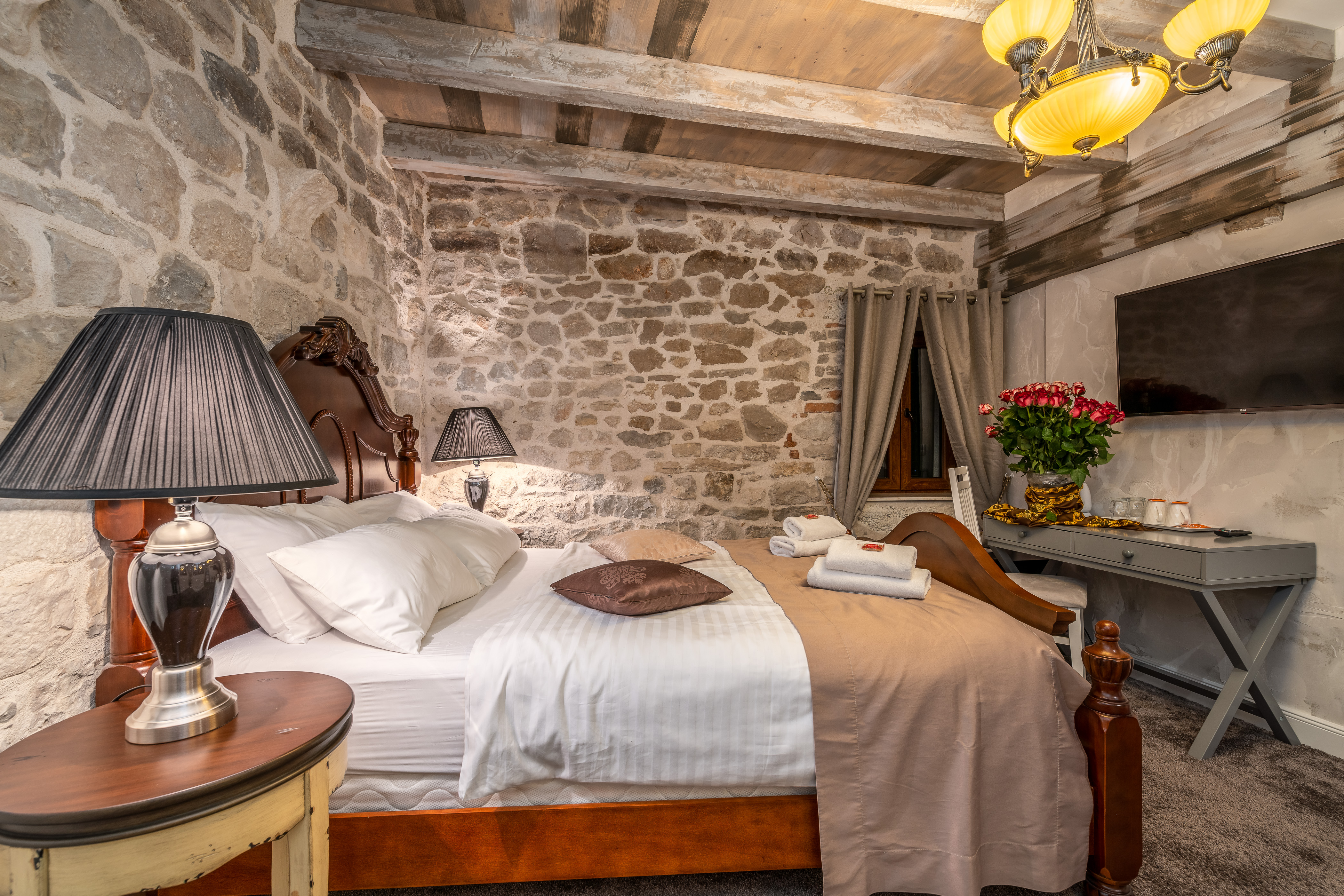 Double Queen Size Bed