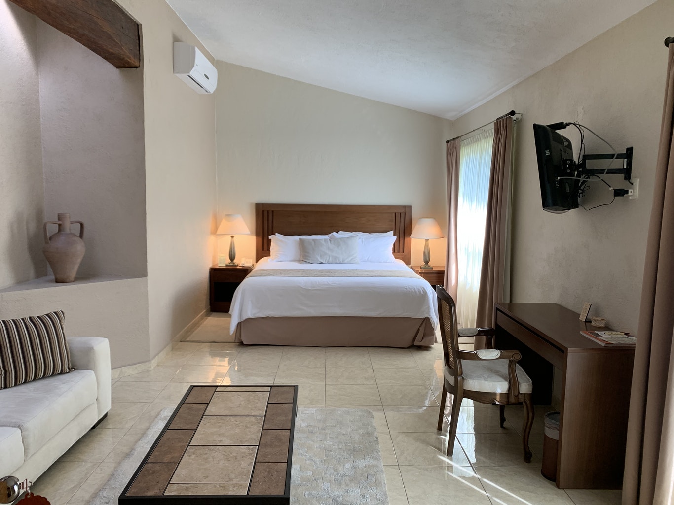 Junior Suite King Size Bed