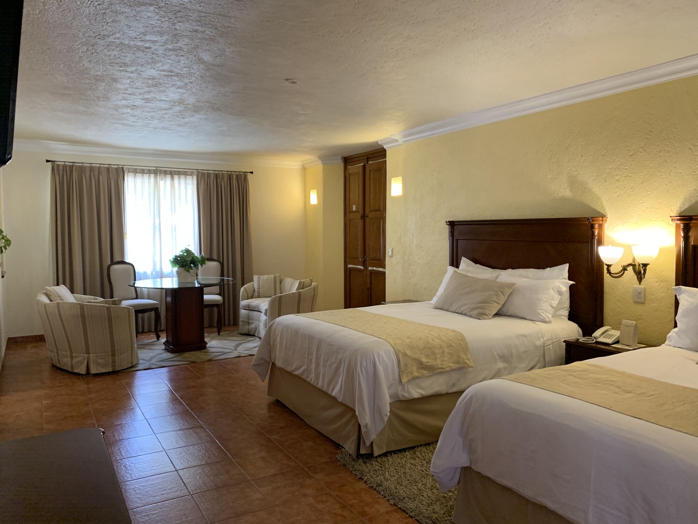 Family Room Two Queen Beds