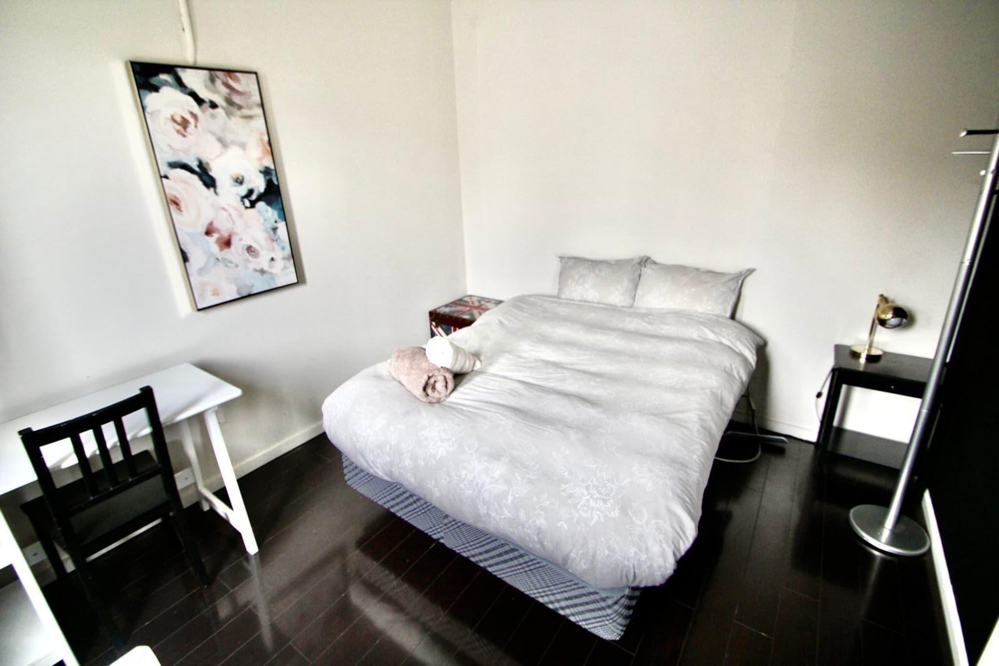 Apartment Queen Size Bed