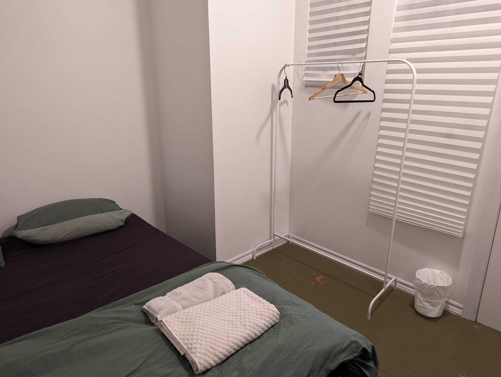 Apartment Queen Size Bed