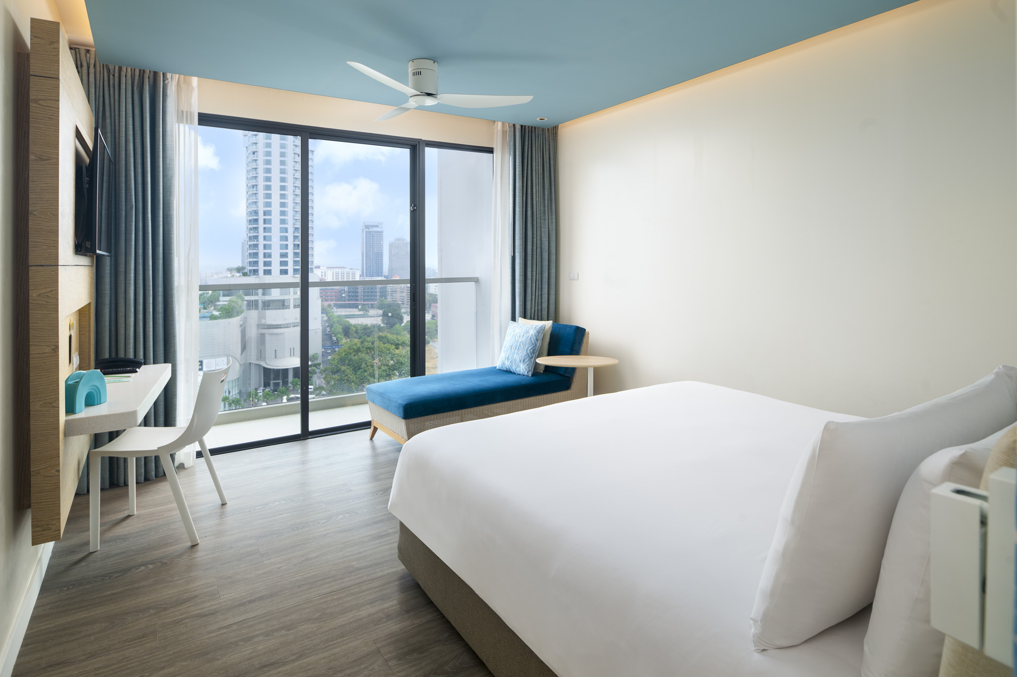 Double Superior King Bed