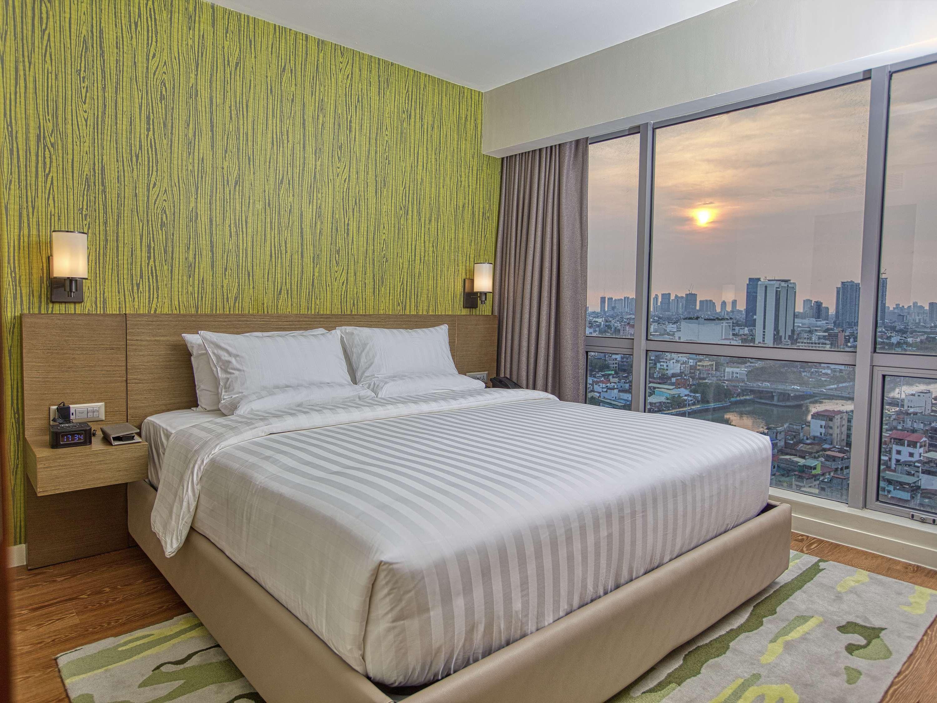 Suite Deluxe King Bed