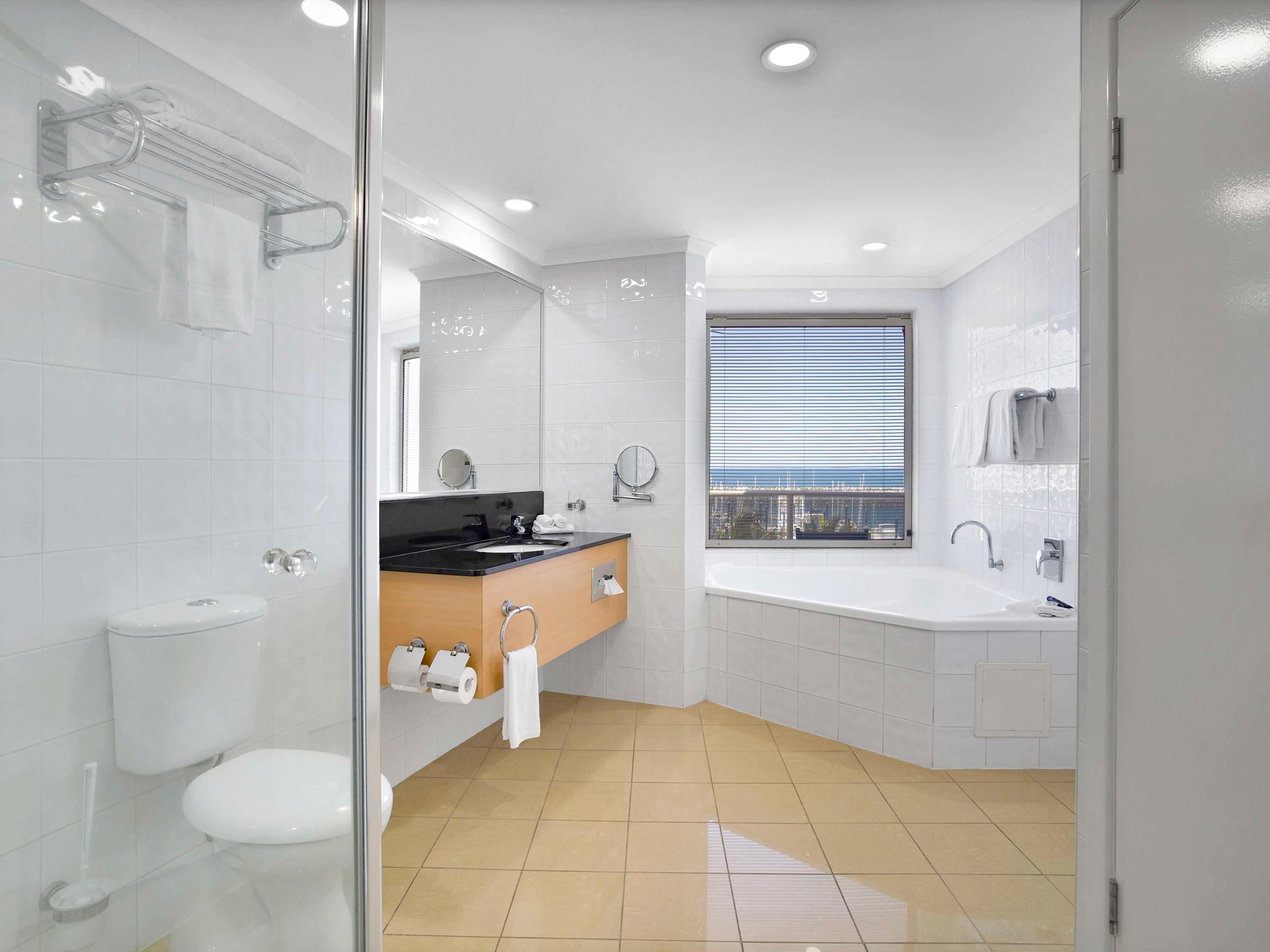 Suite Deluxe King Bed