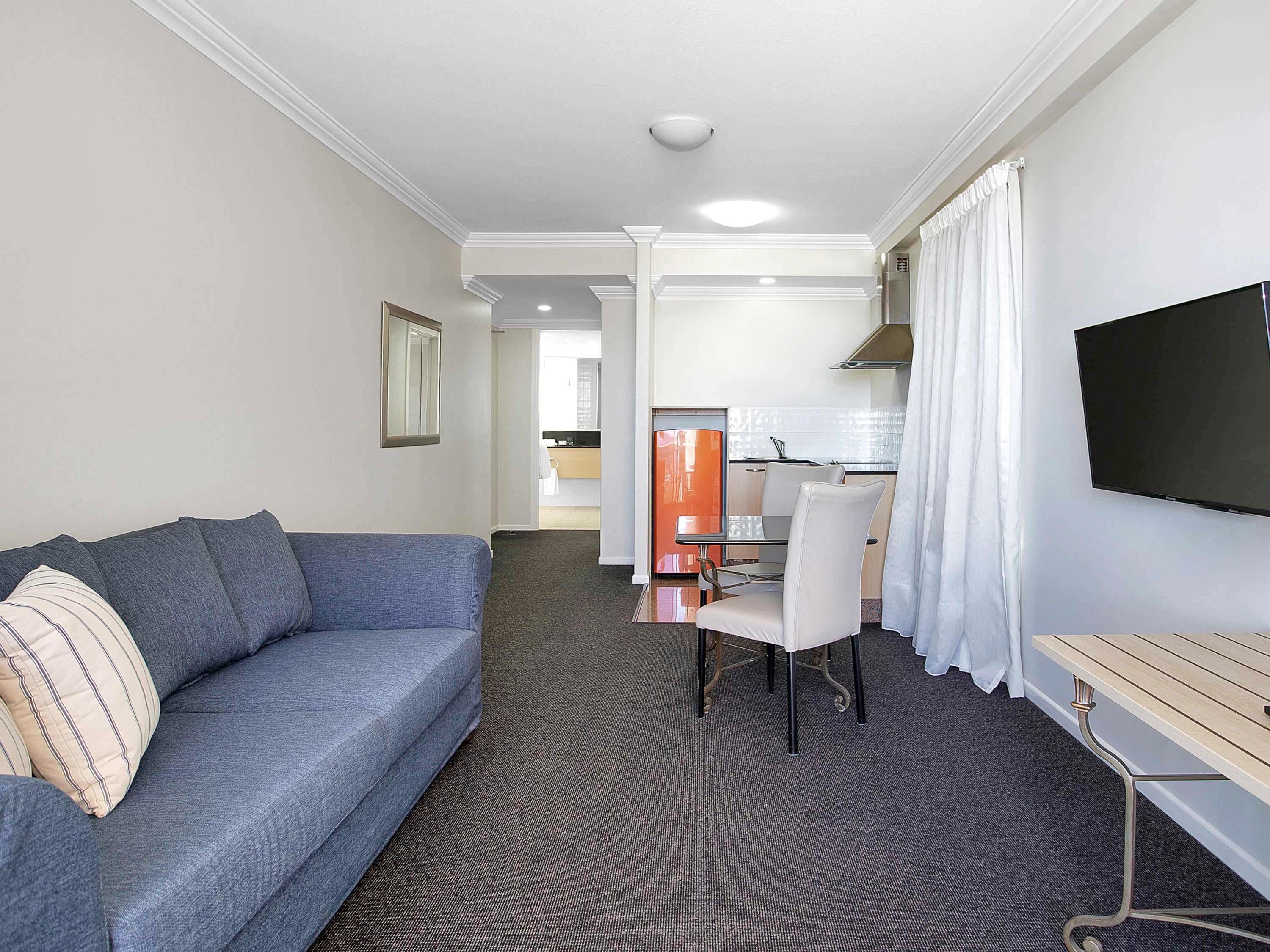 Double Executive Queen Bed