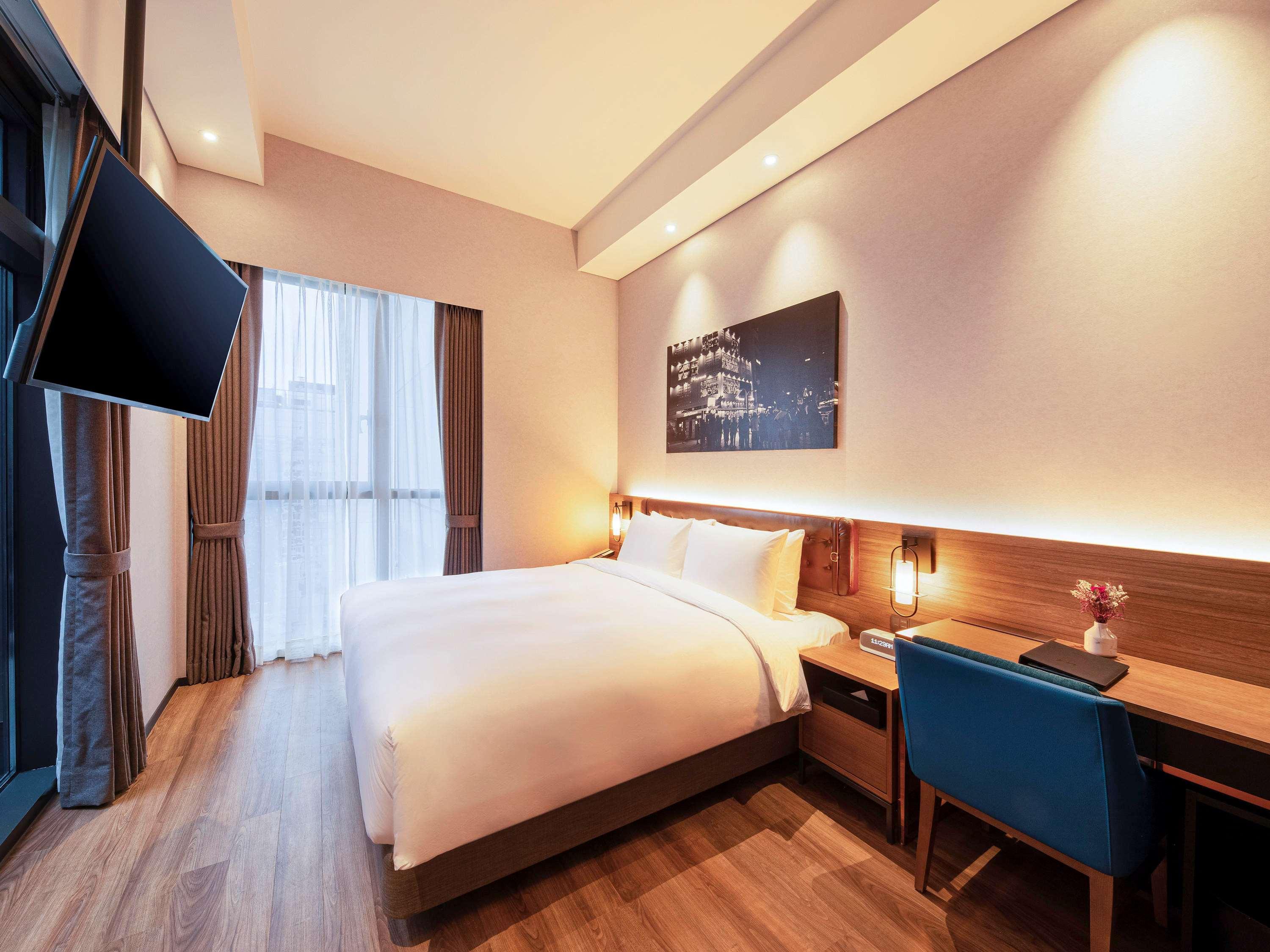 Junior Suite King Size Bed