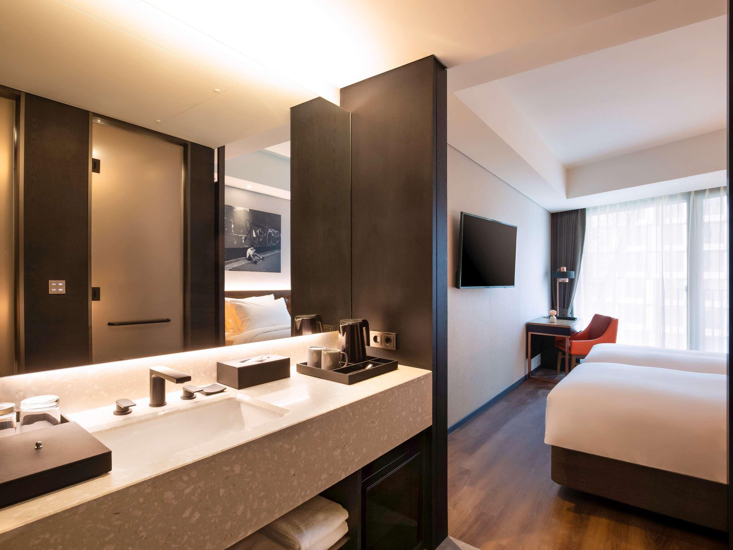 Twin Deluxe Superior