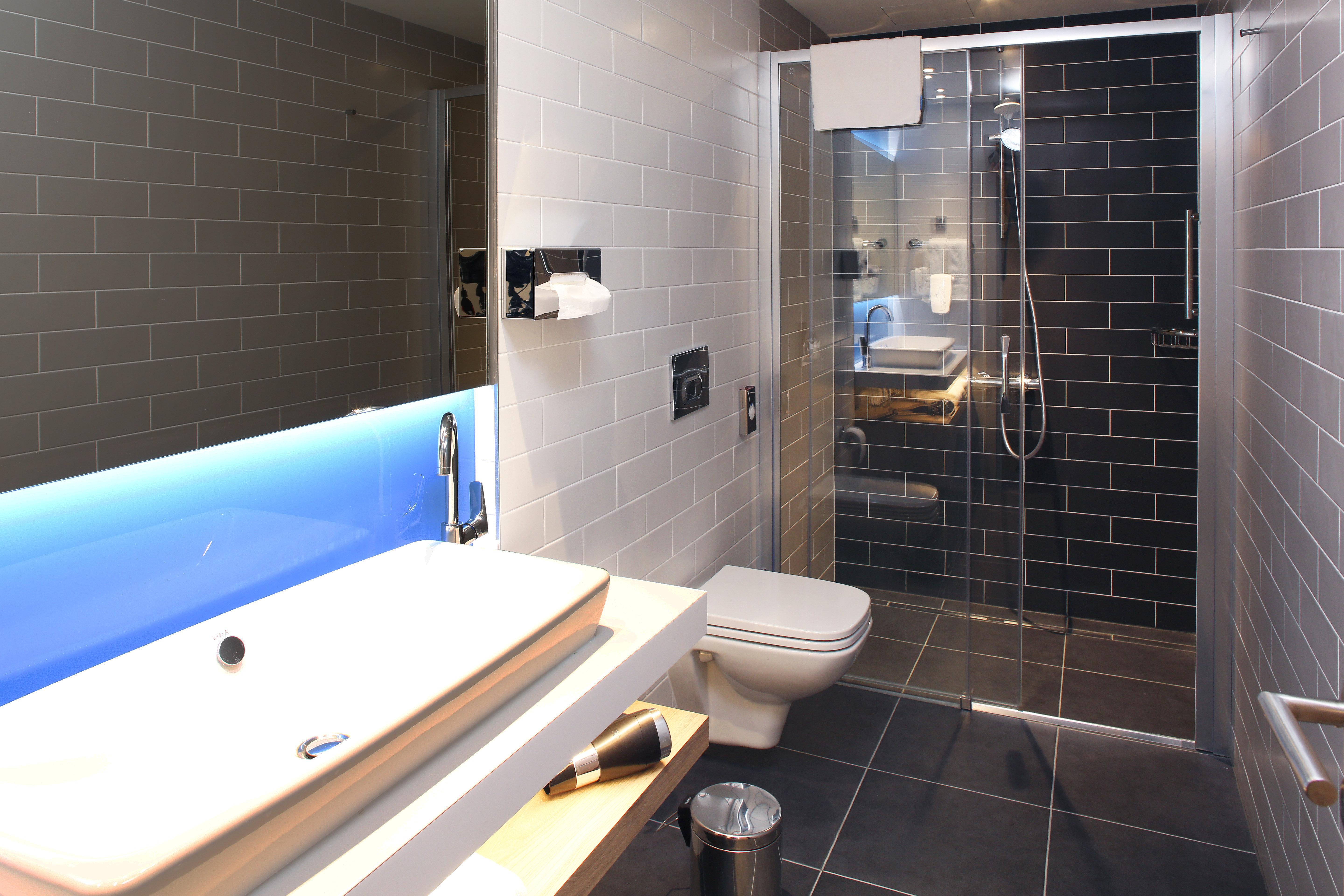 Double Queen Size Bed