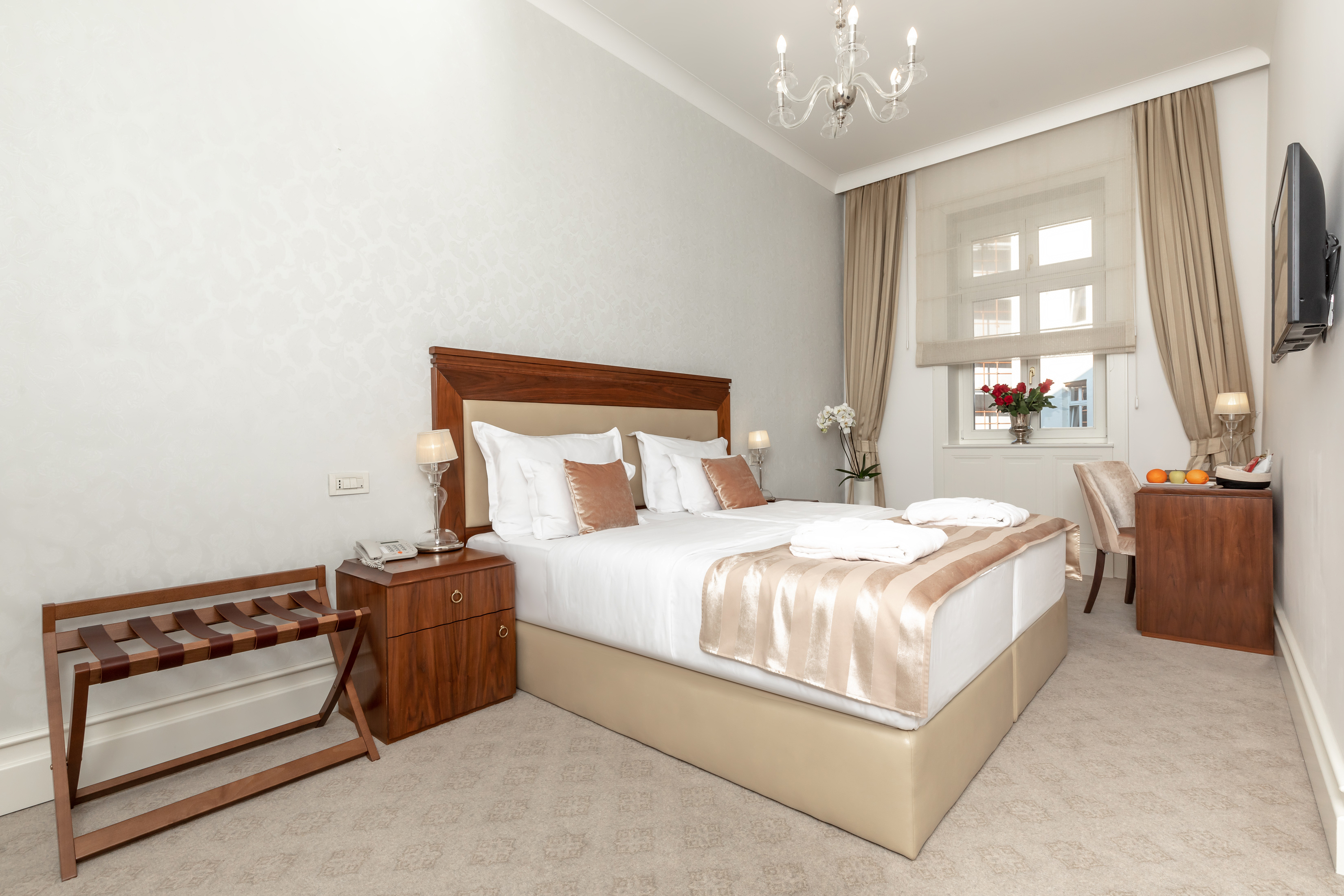 Double or Twin Standard