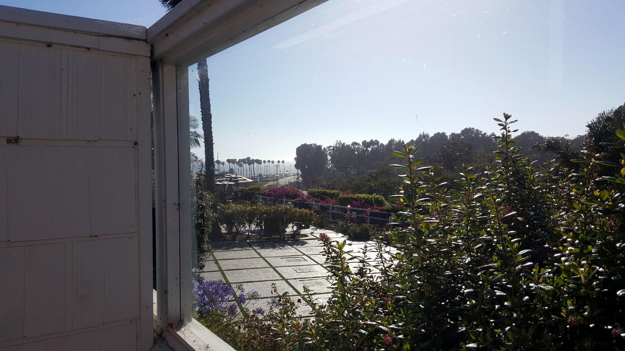 Double Garden View King Bed