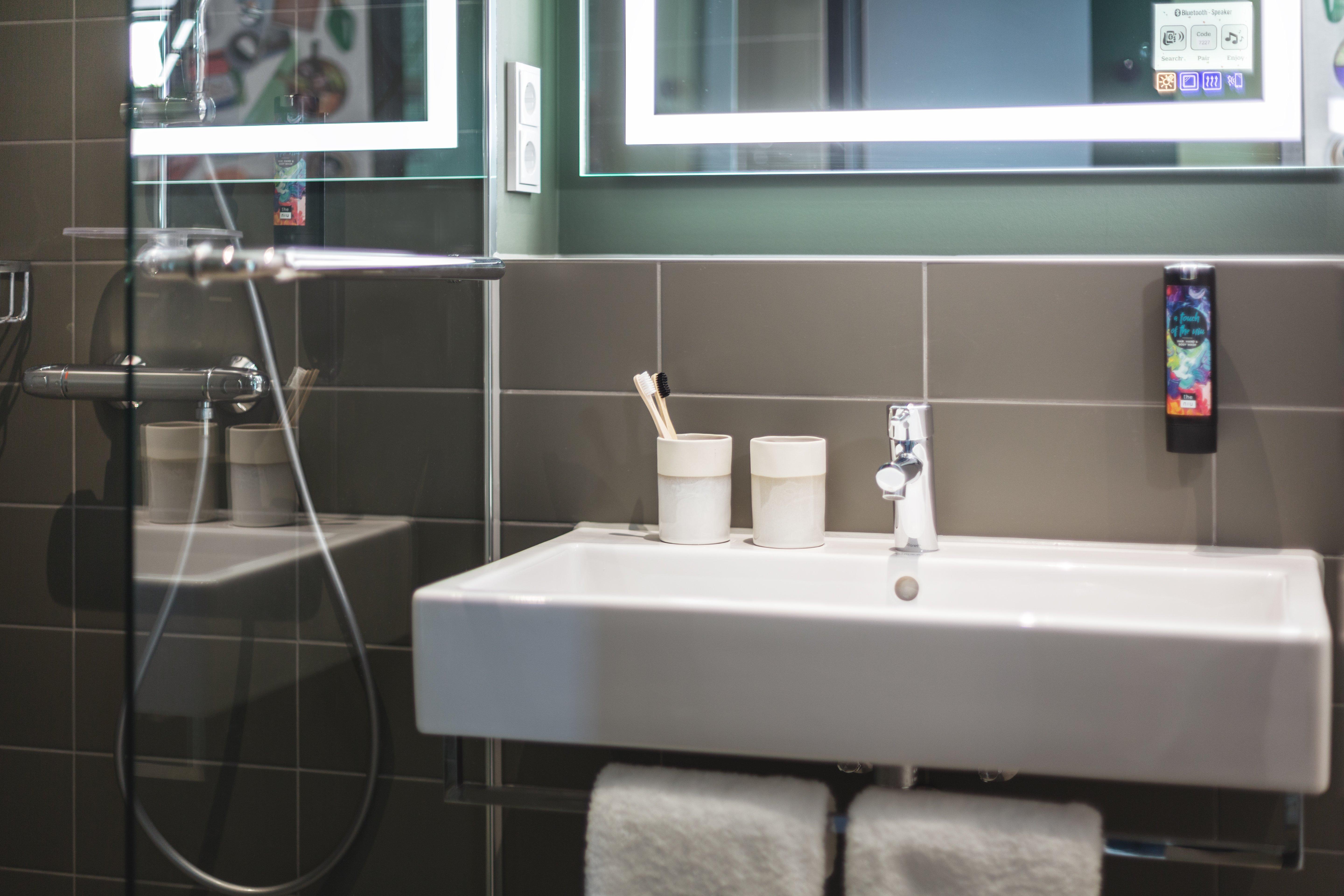 Double or Twin Standard