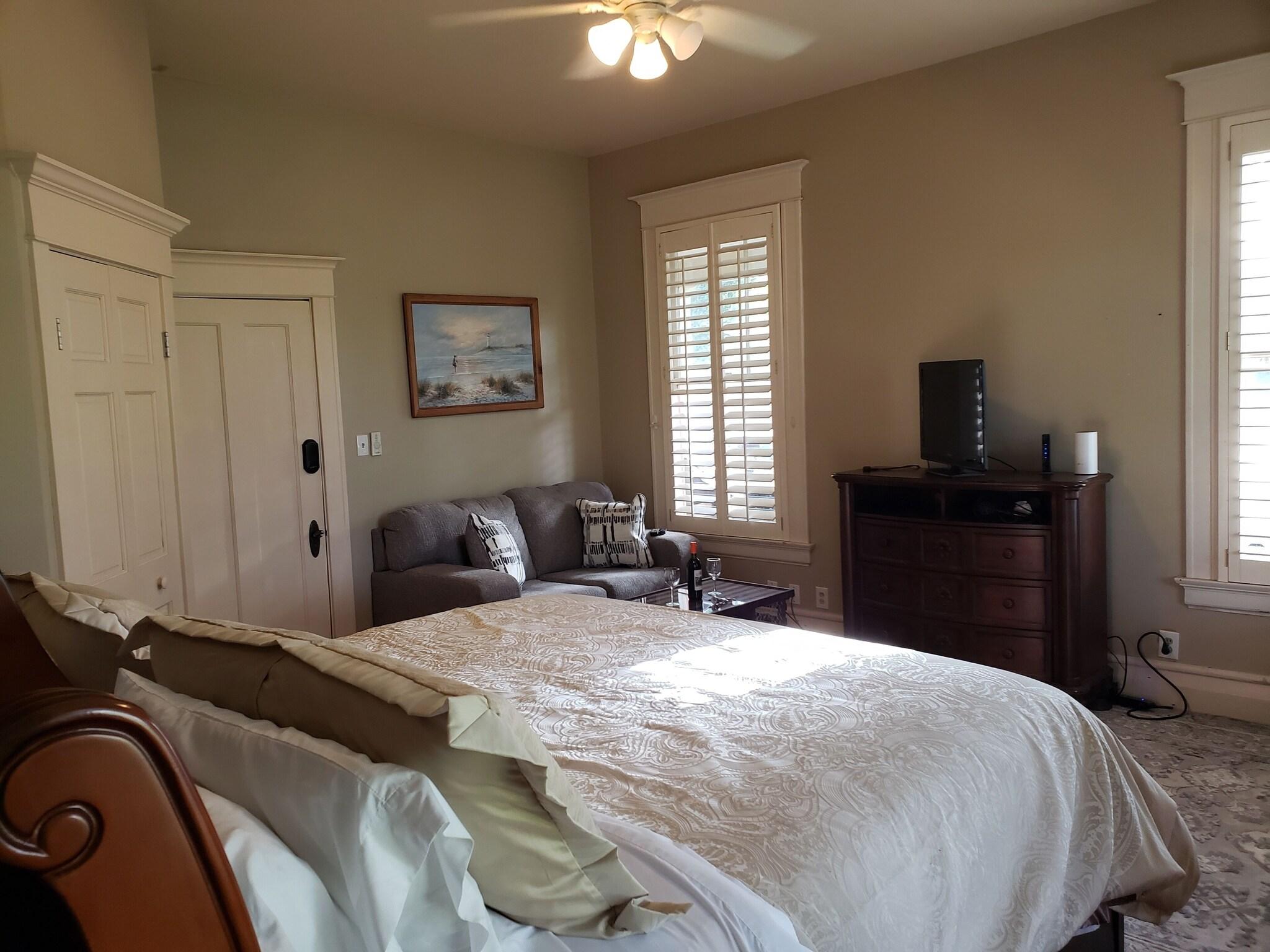 Double Deluxe King Bed