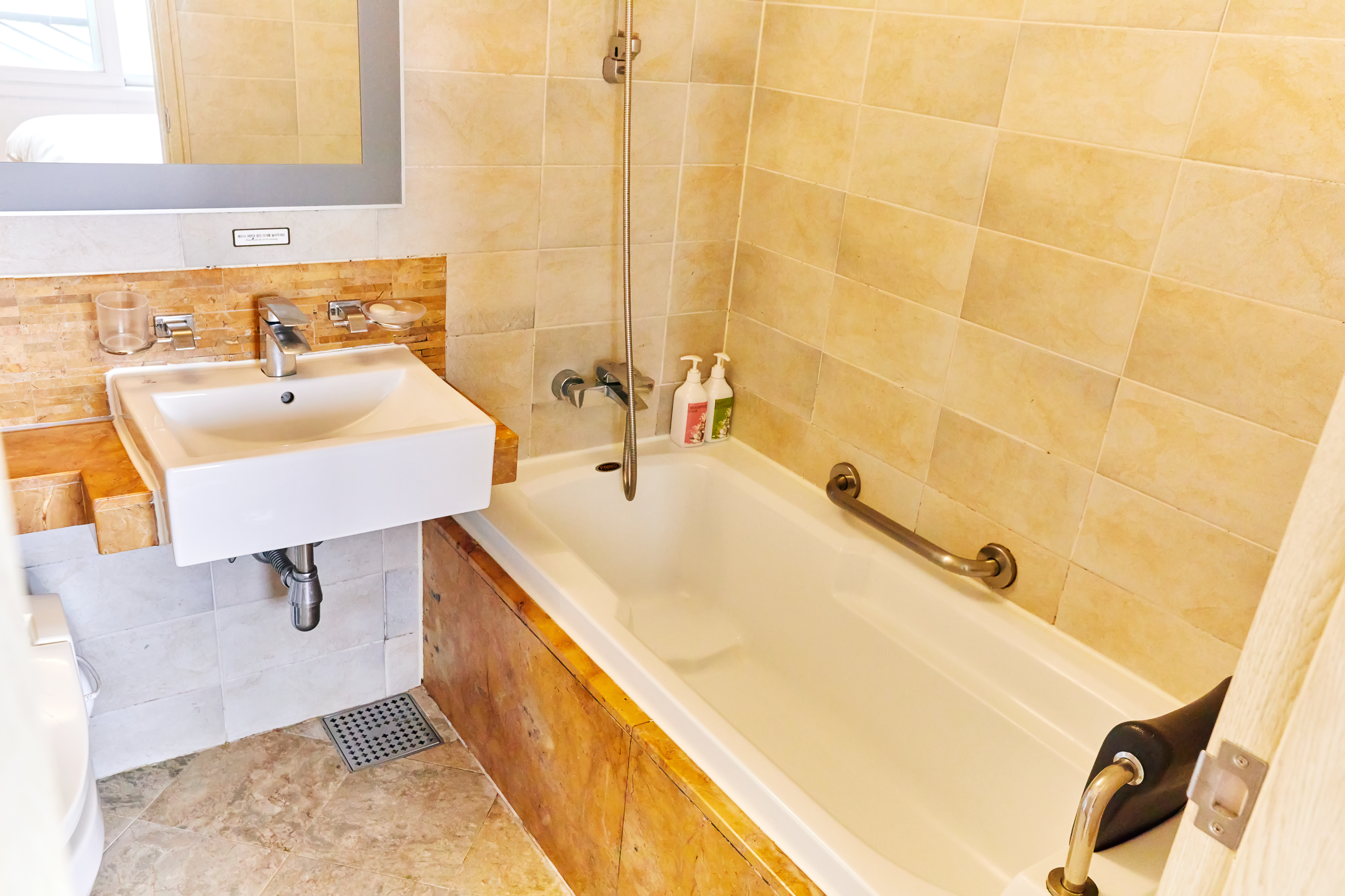 Suite with Kitchenette