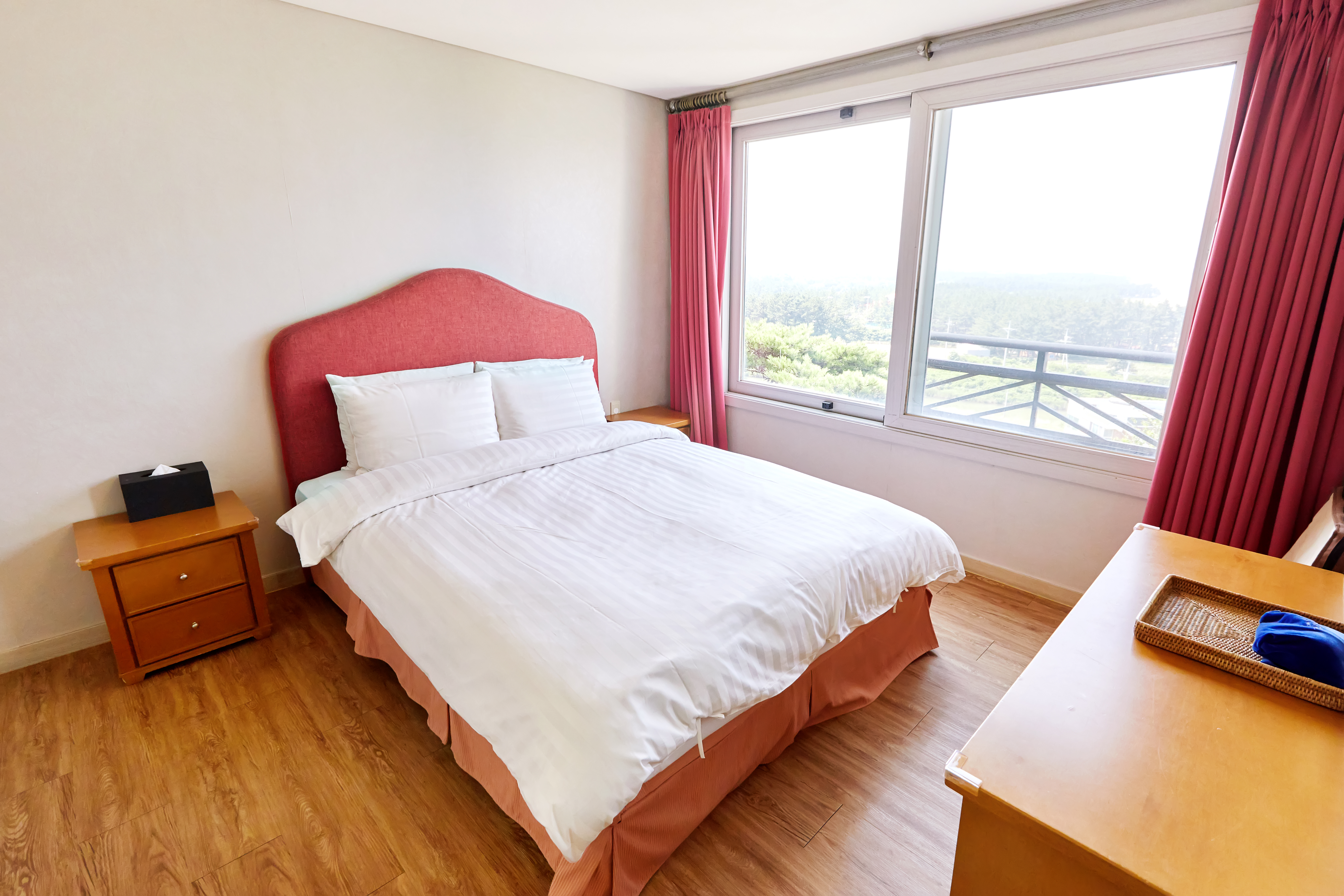 Suite with Kitchenette