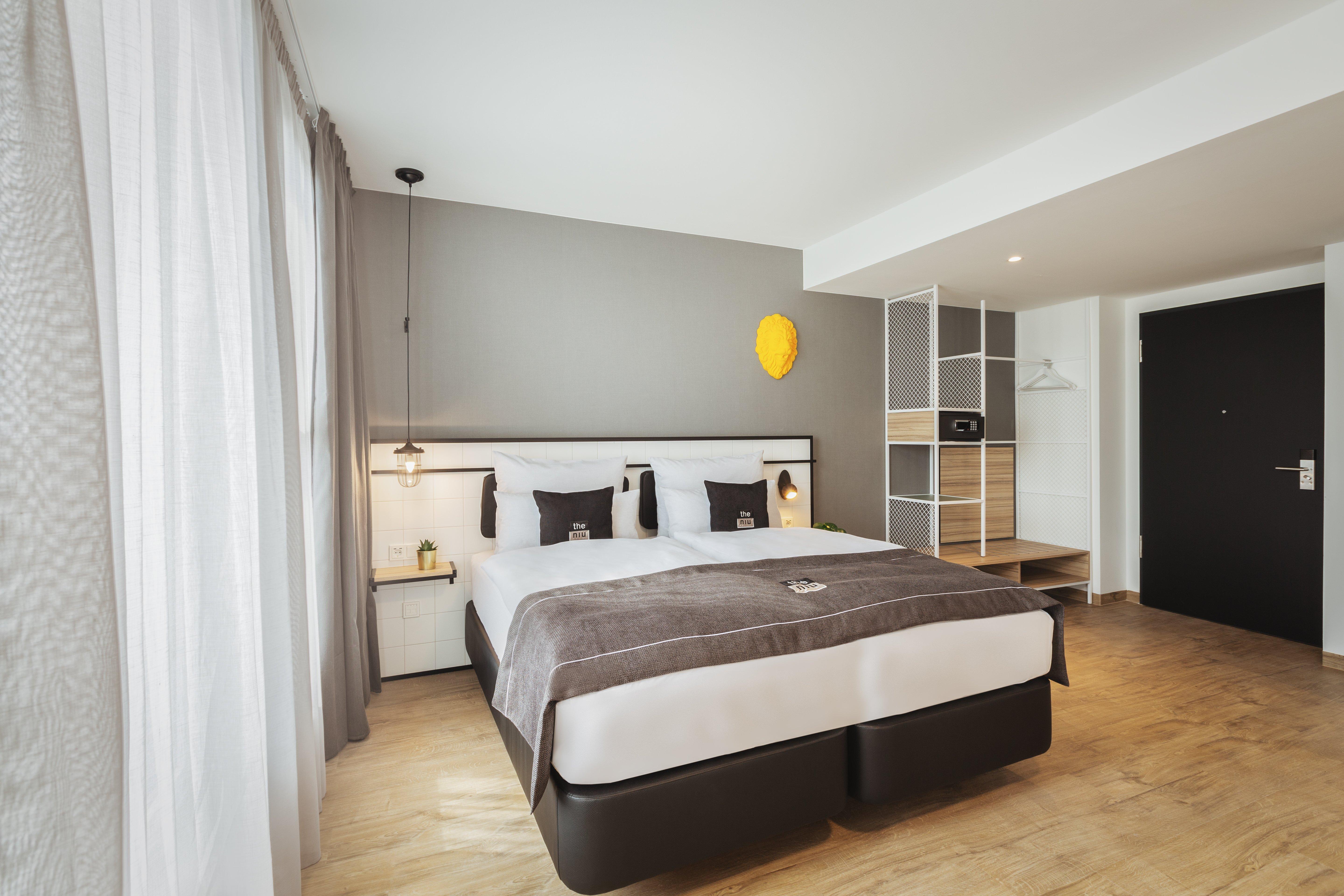 Double or Twin Standard