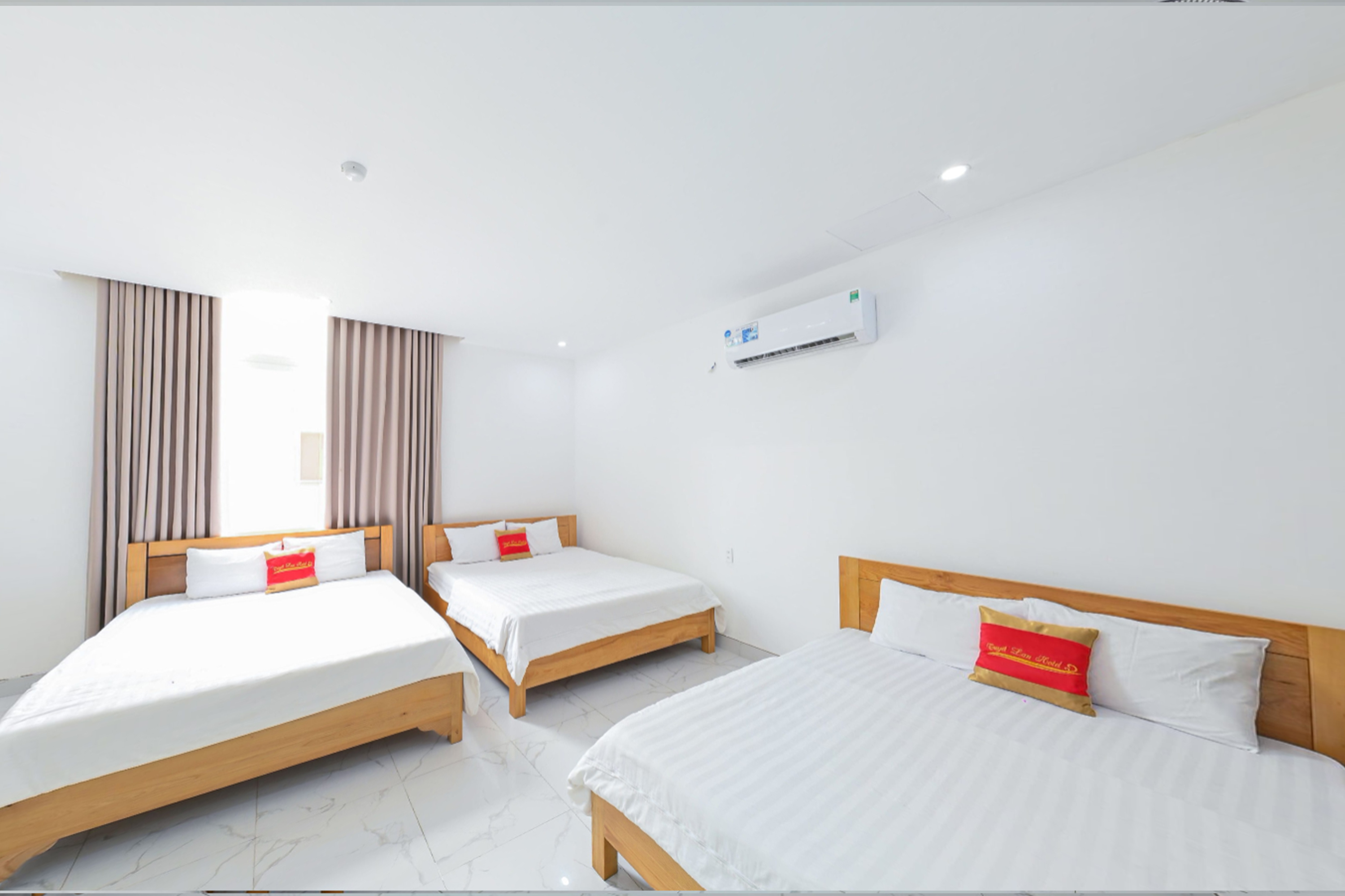 Family Room Capacity 6