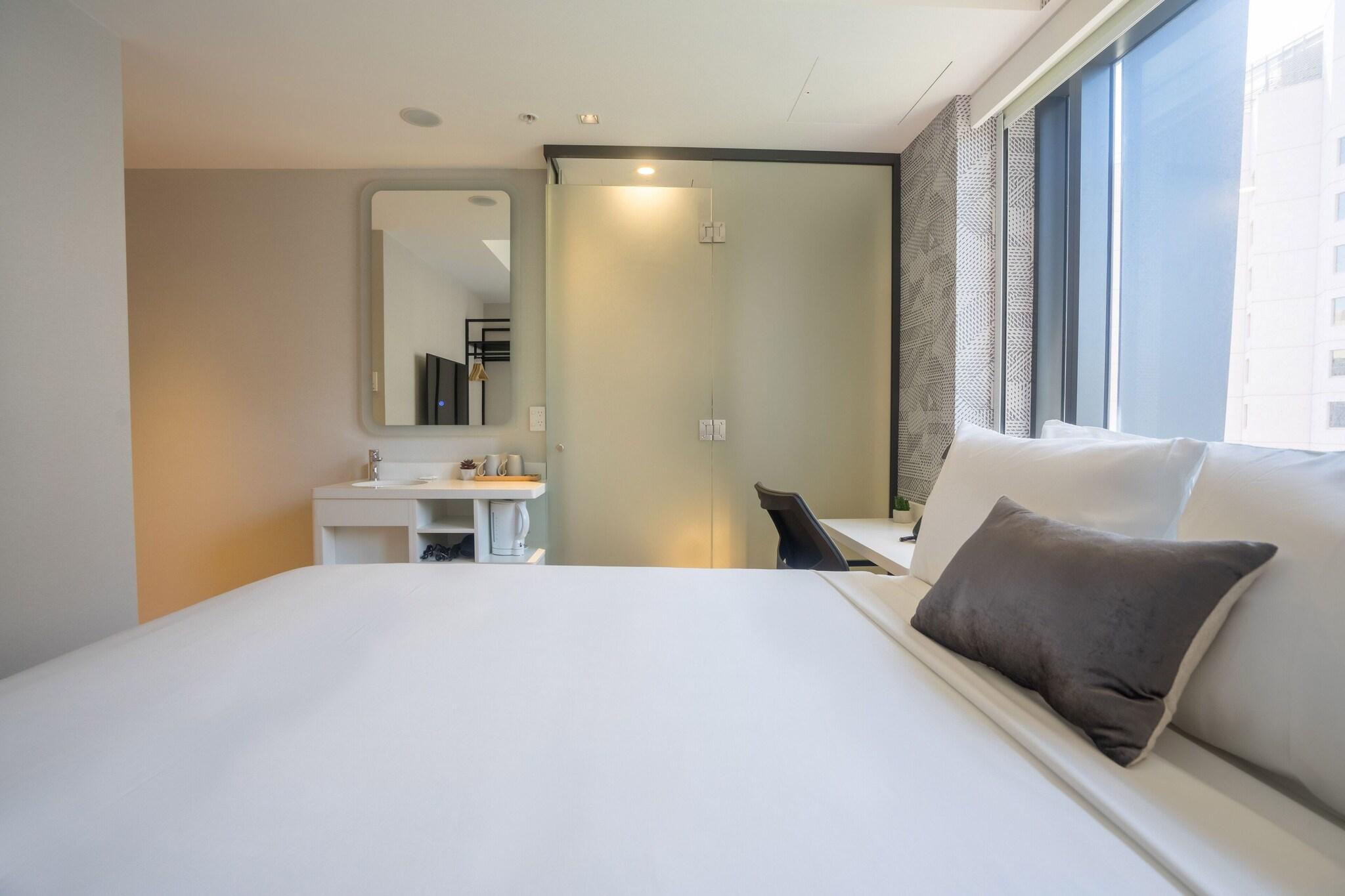 Double Superior Queen Bed