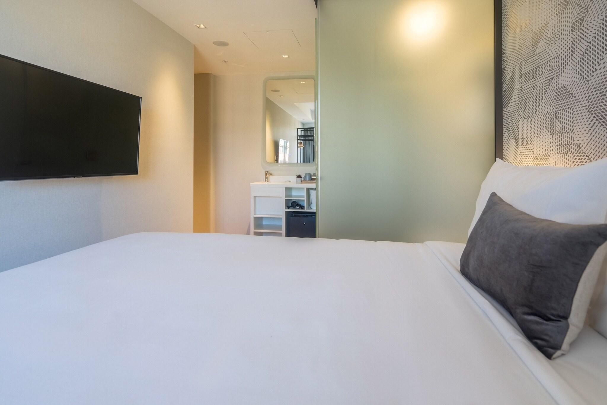 Double Superior Queen Bed