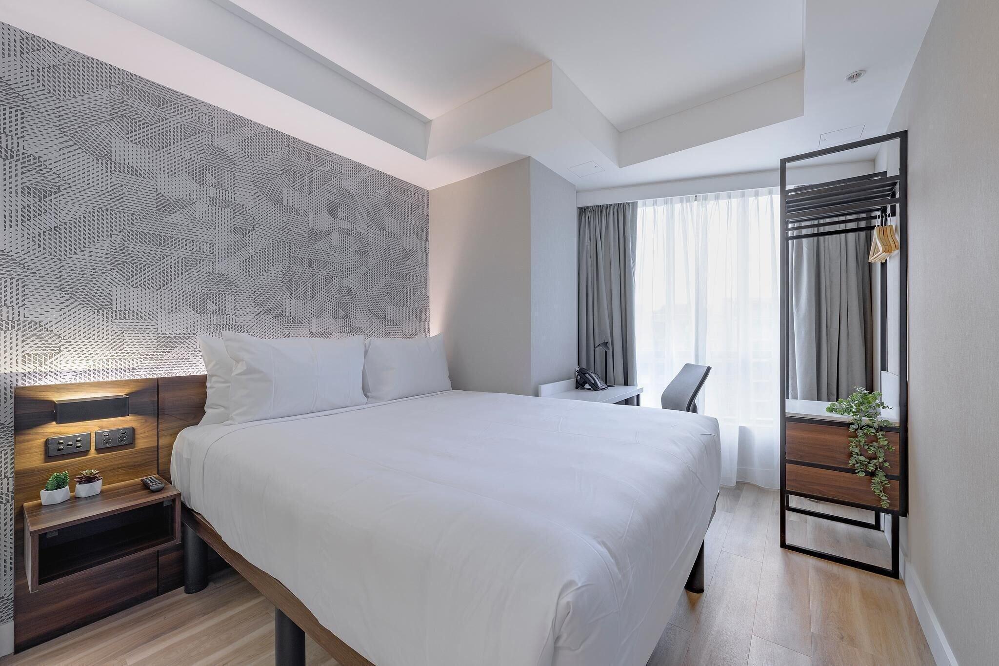 Double Superior Queen Bed