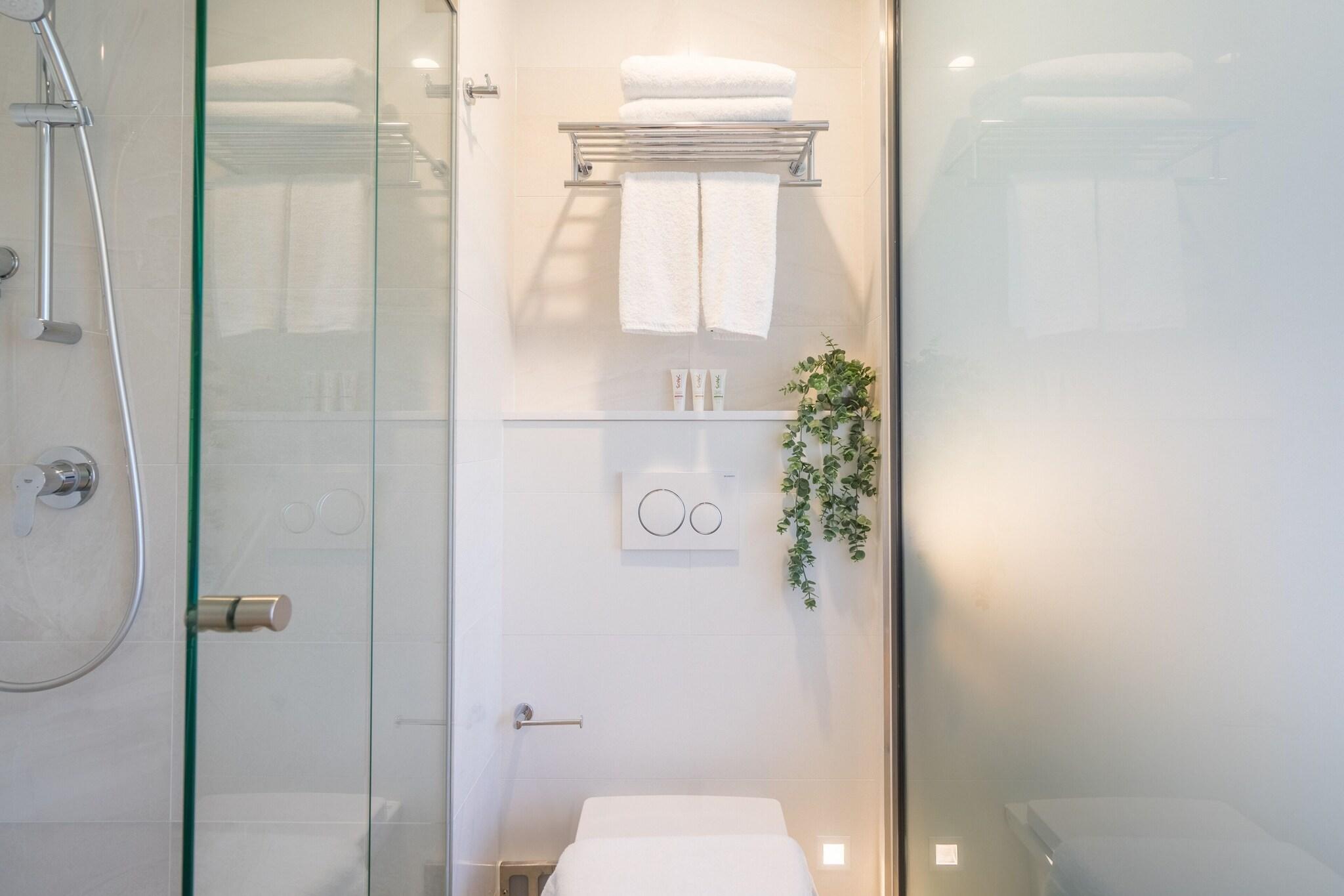 Double Superior Queen Bed