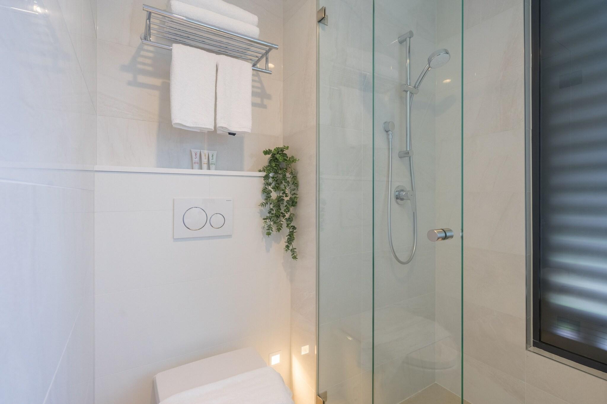 Double Superior Queen Bed