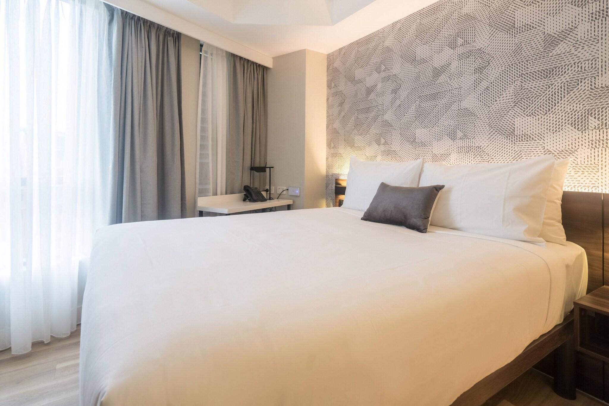 Double Superior Queen Bed