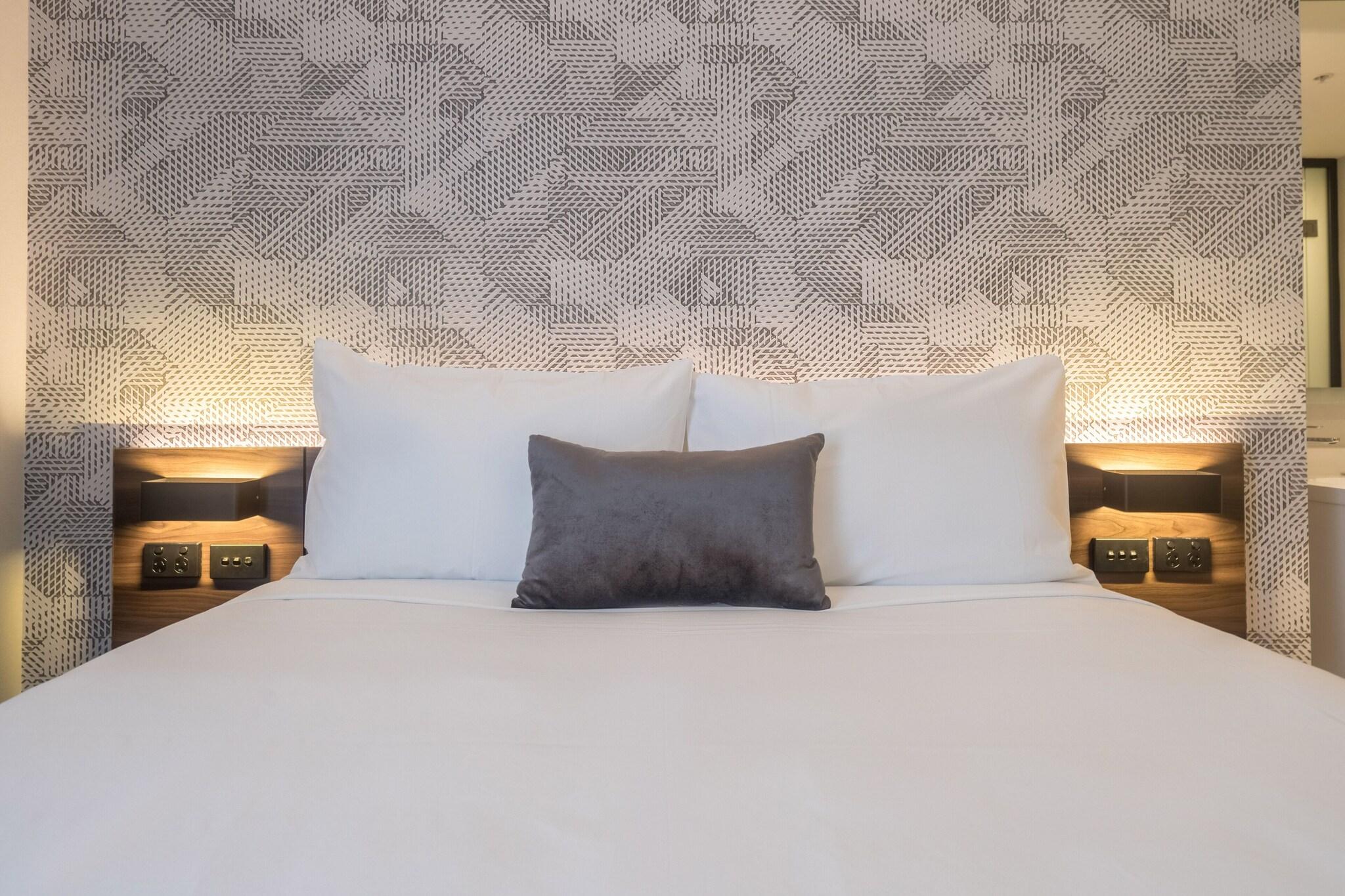 Double Superior Queen Bed