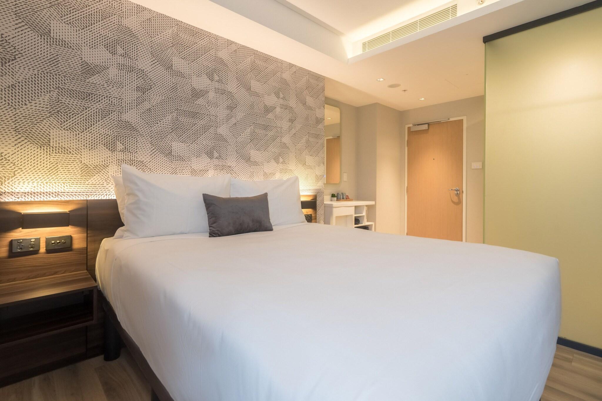 Double Superior Queen Bed